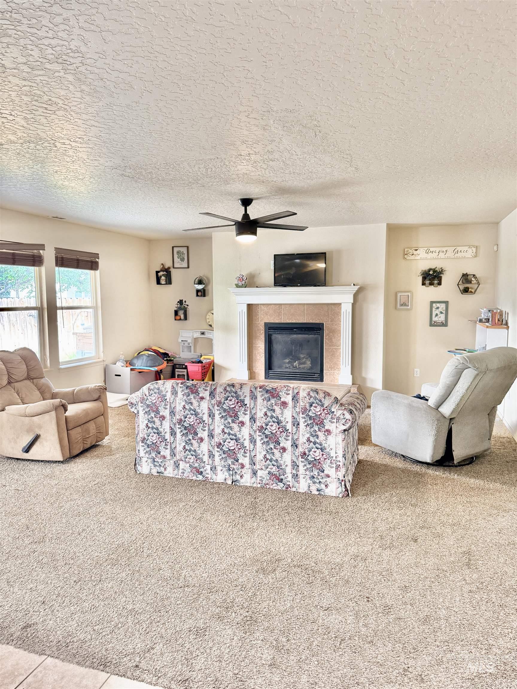 12891 Adelaide Property Photo 6