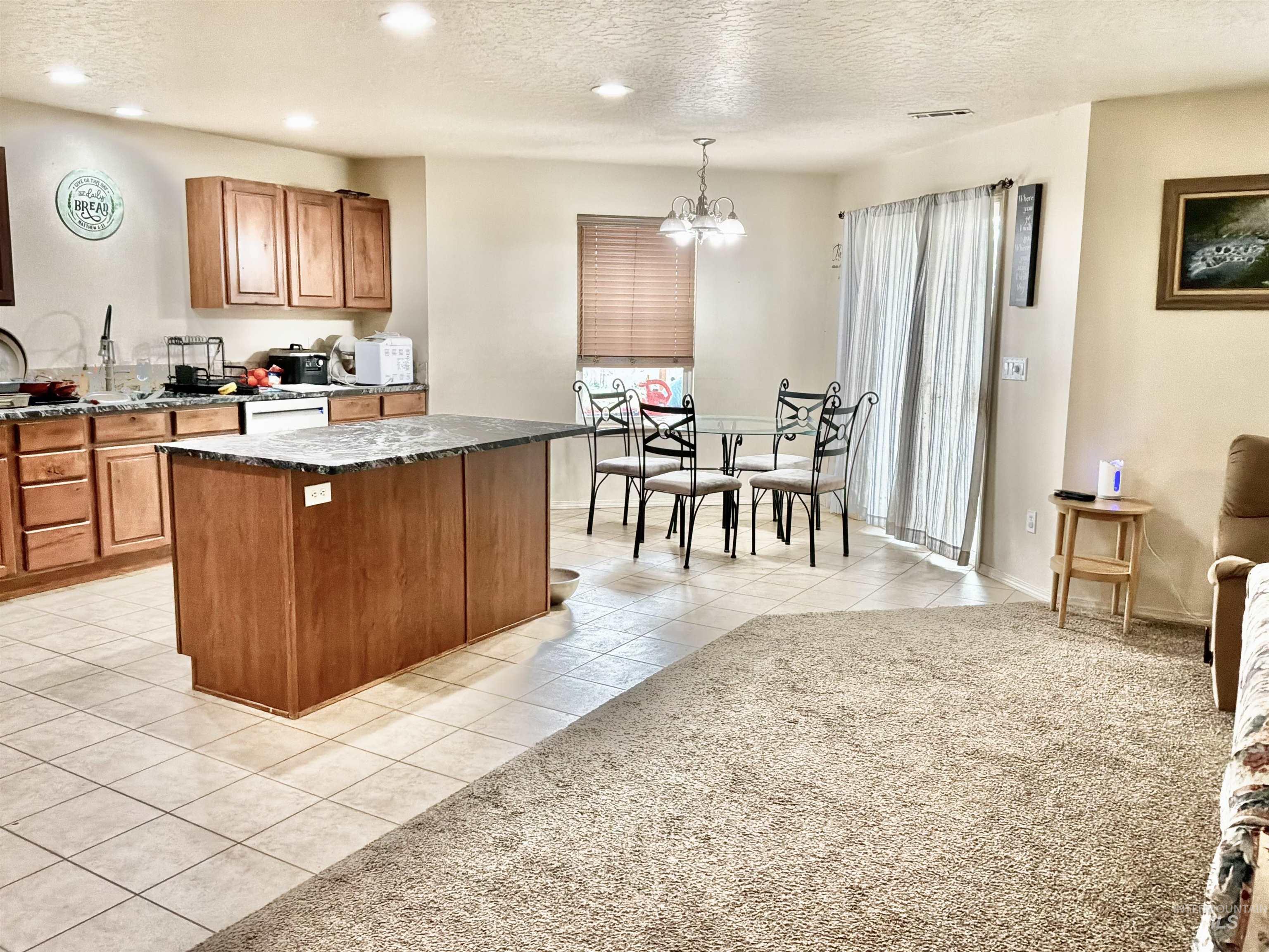 12891 Adelaide Property Photo 8