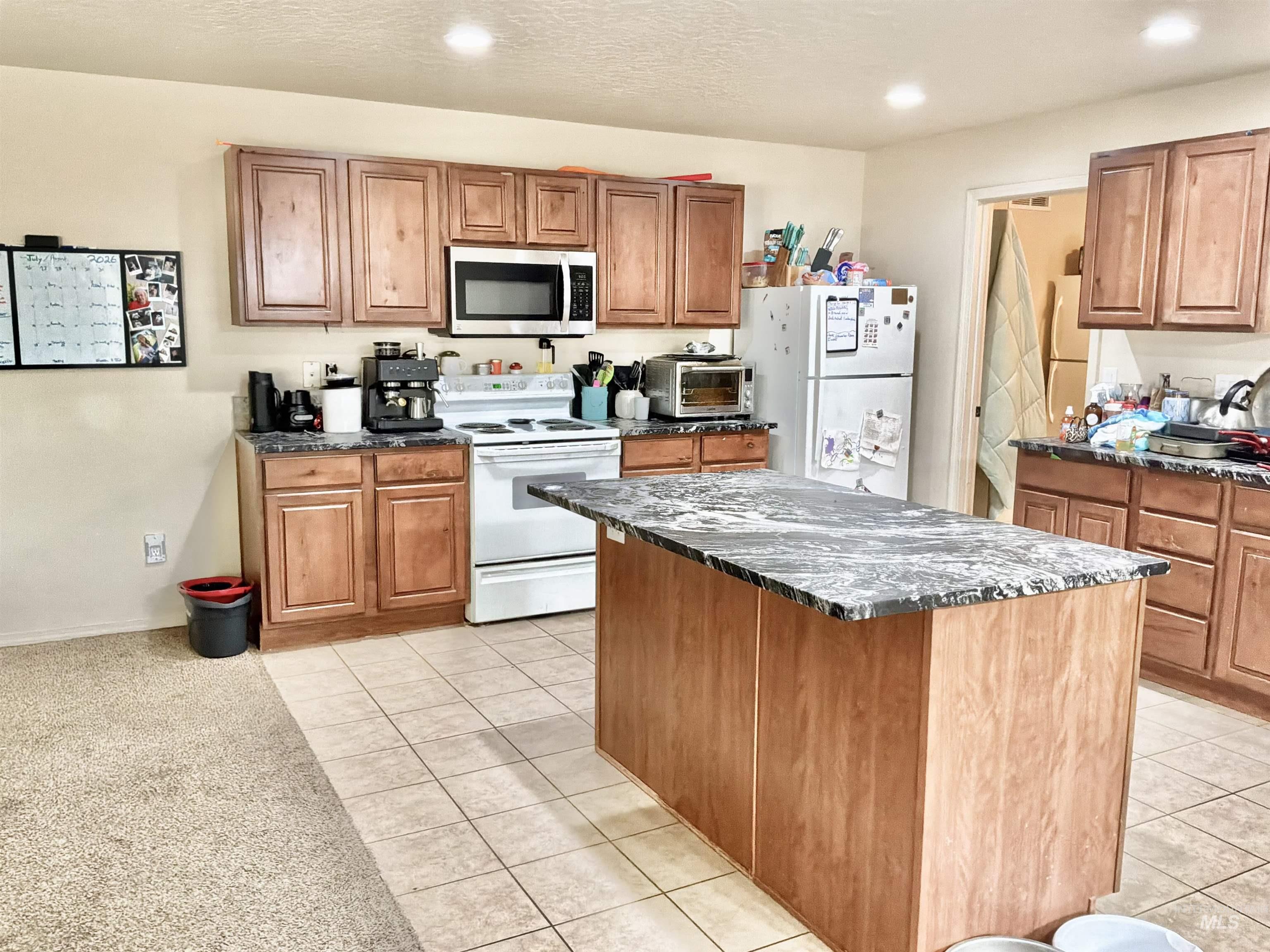 12891 Adelaide Property Photo 9