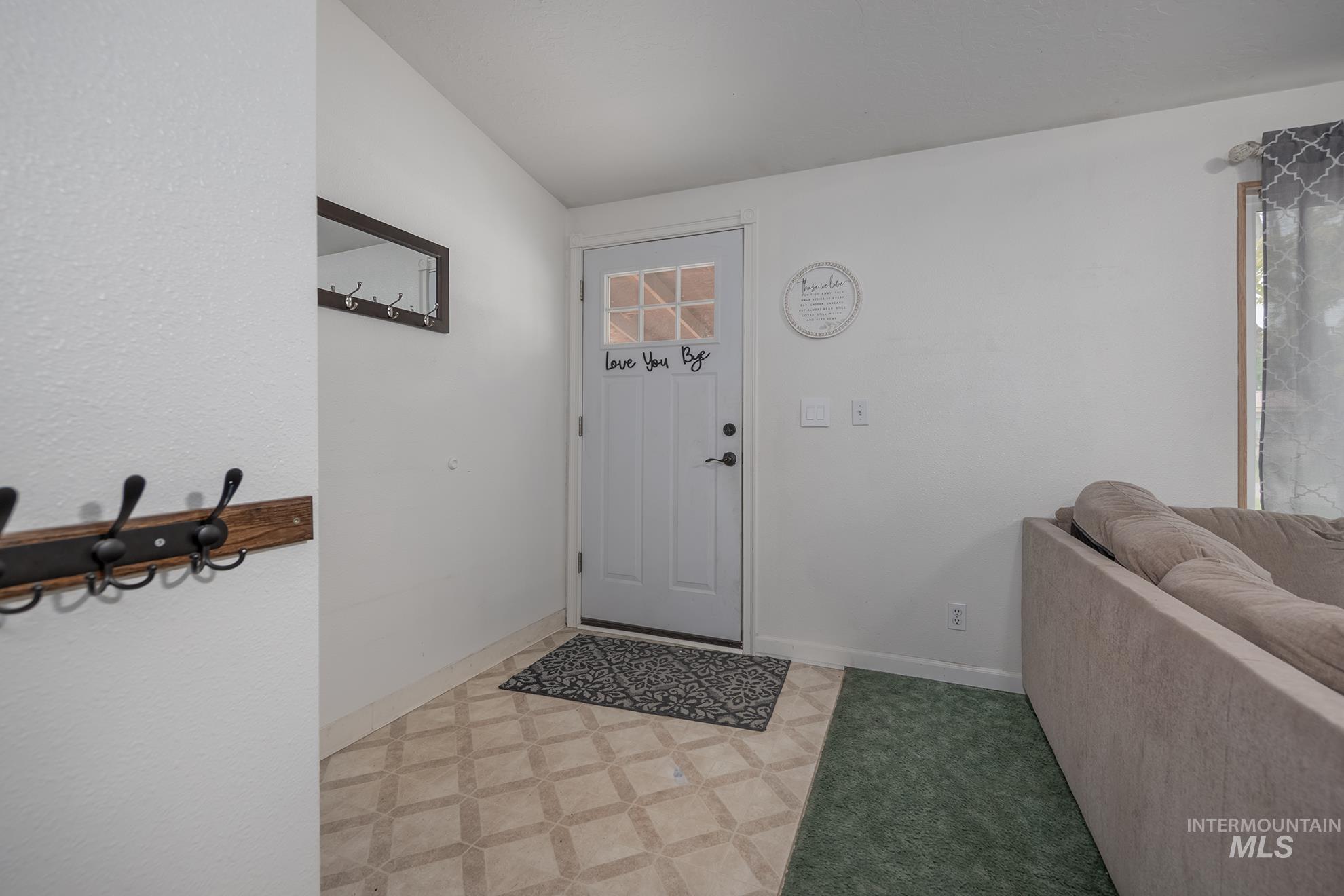 220 Oak St. Property Photo 5