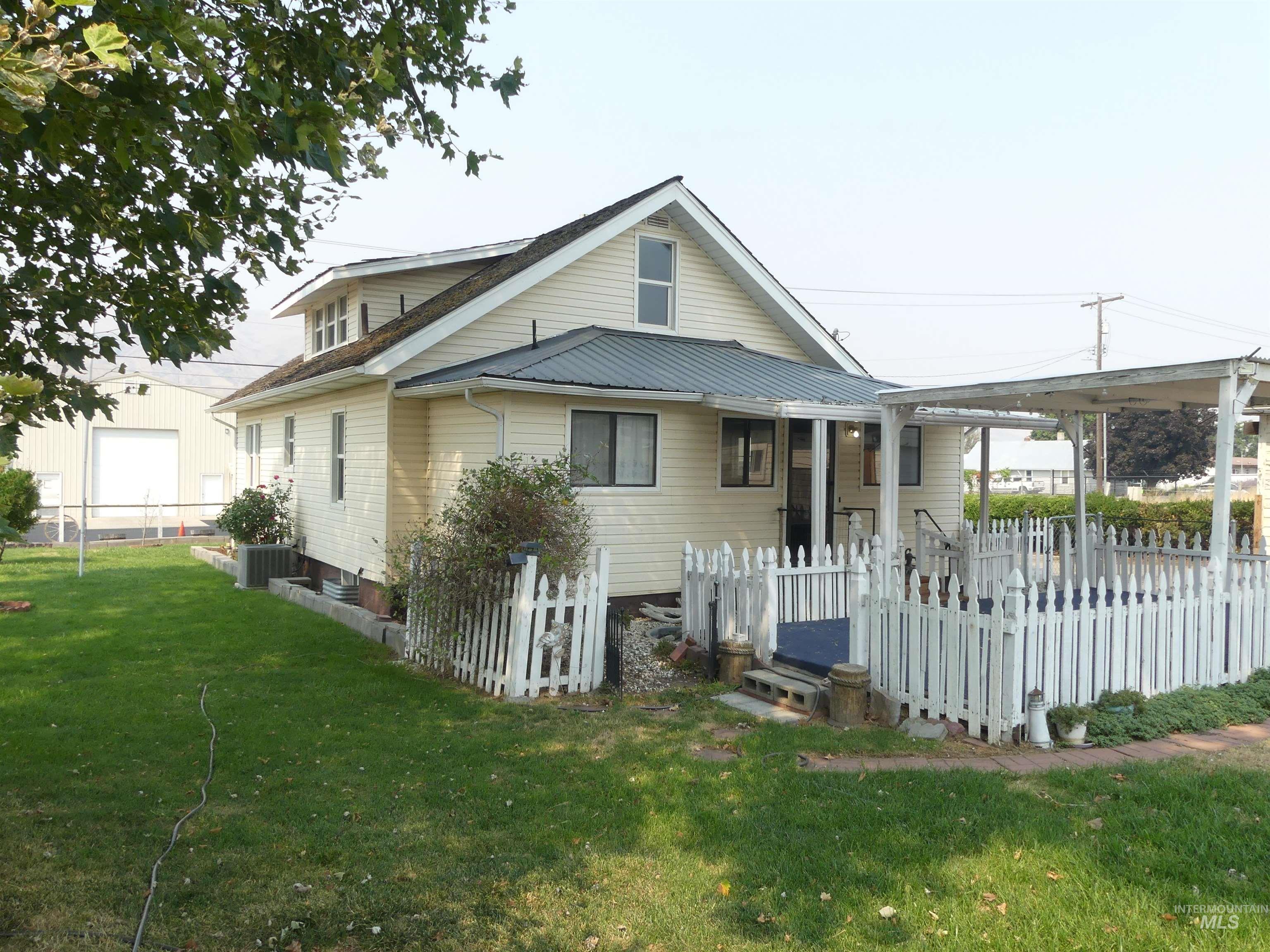 1541 Maple St Property Photo 19