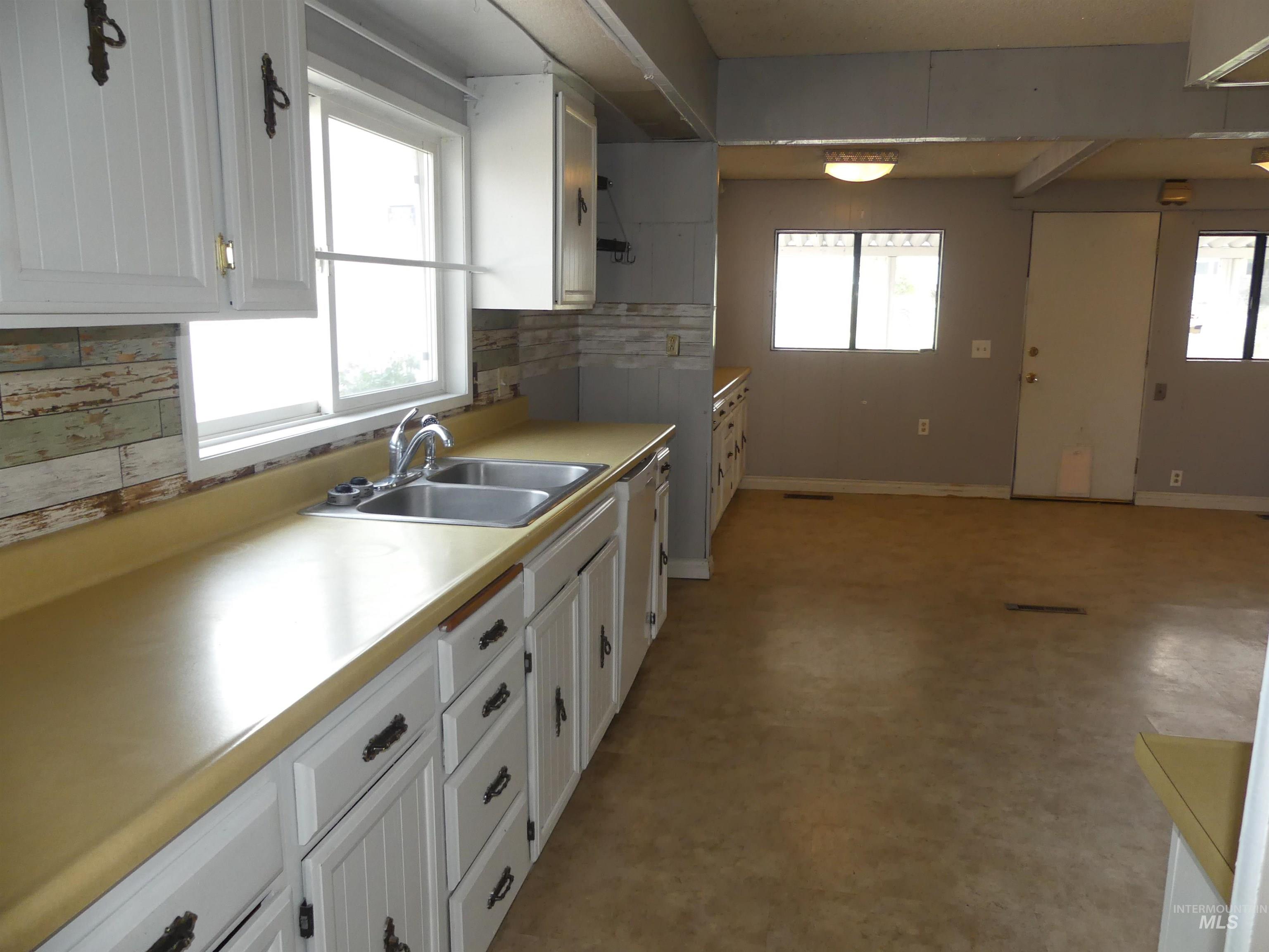 1541 Maple St Property Photo 26
