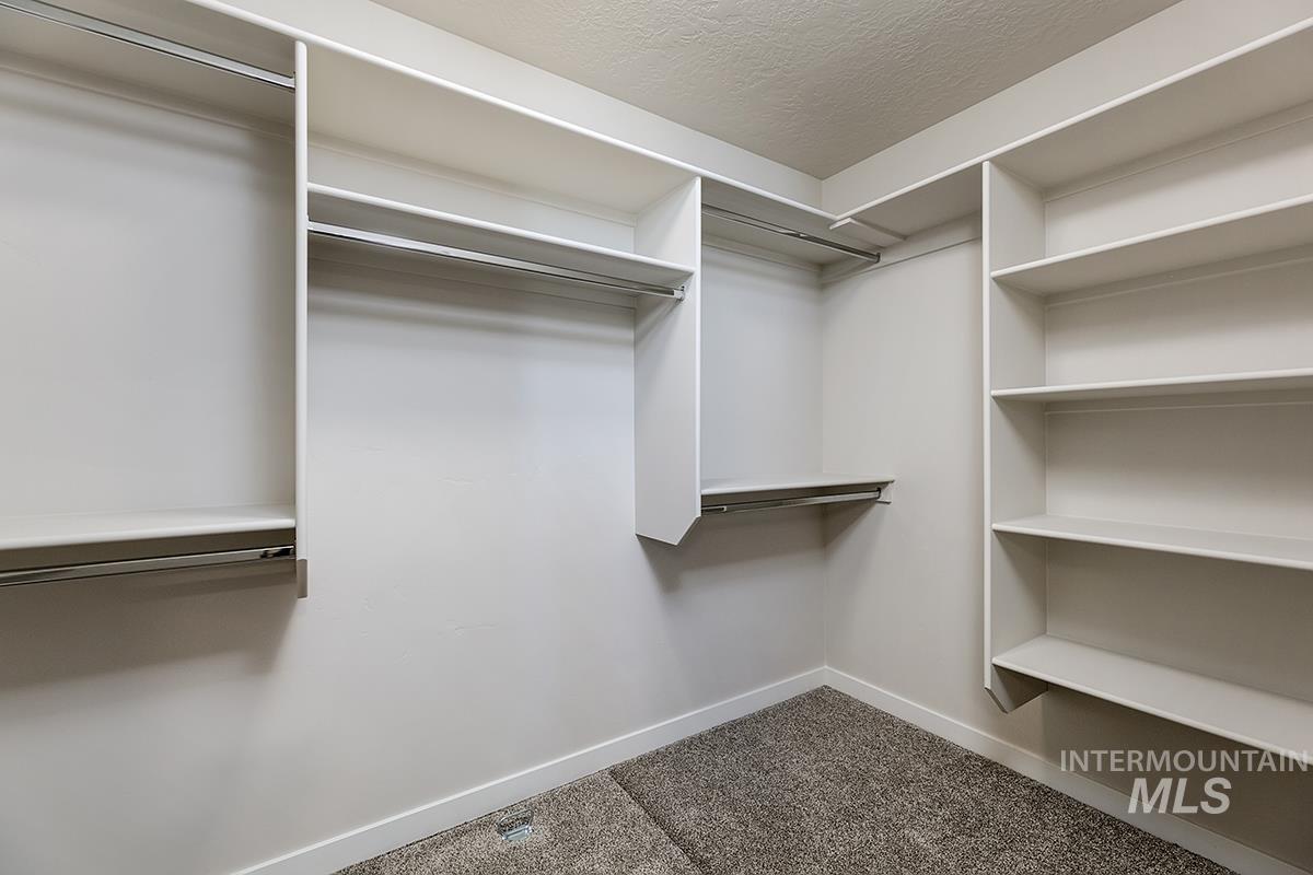 1646 E Hadler St. Property Photo 18