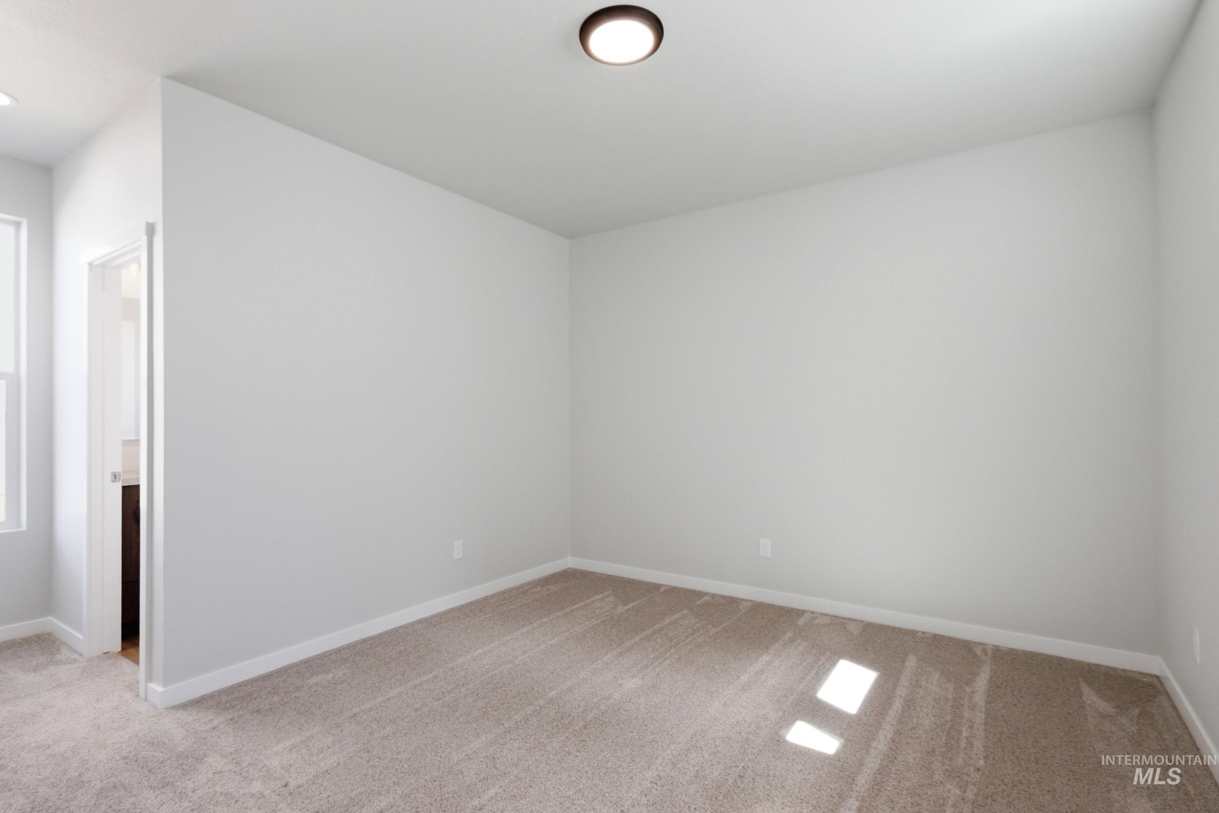 806 Sw Jayhawk St Property Photo 15