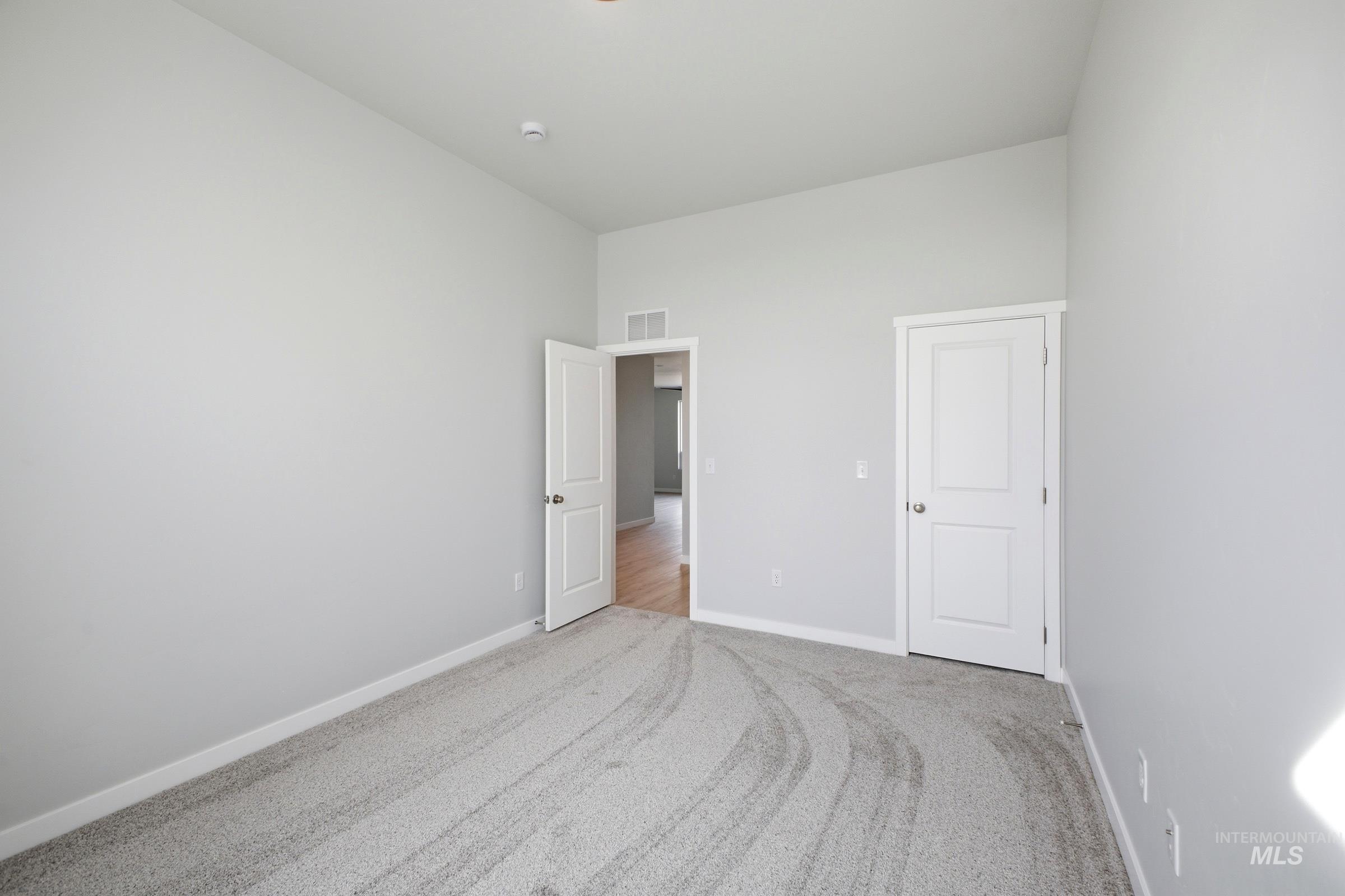 836 Sw Jayhawk St Property Photo 14