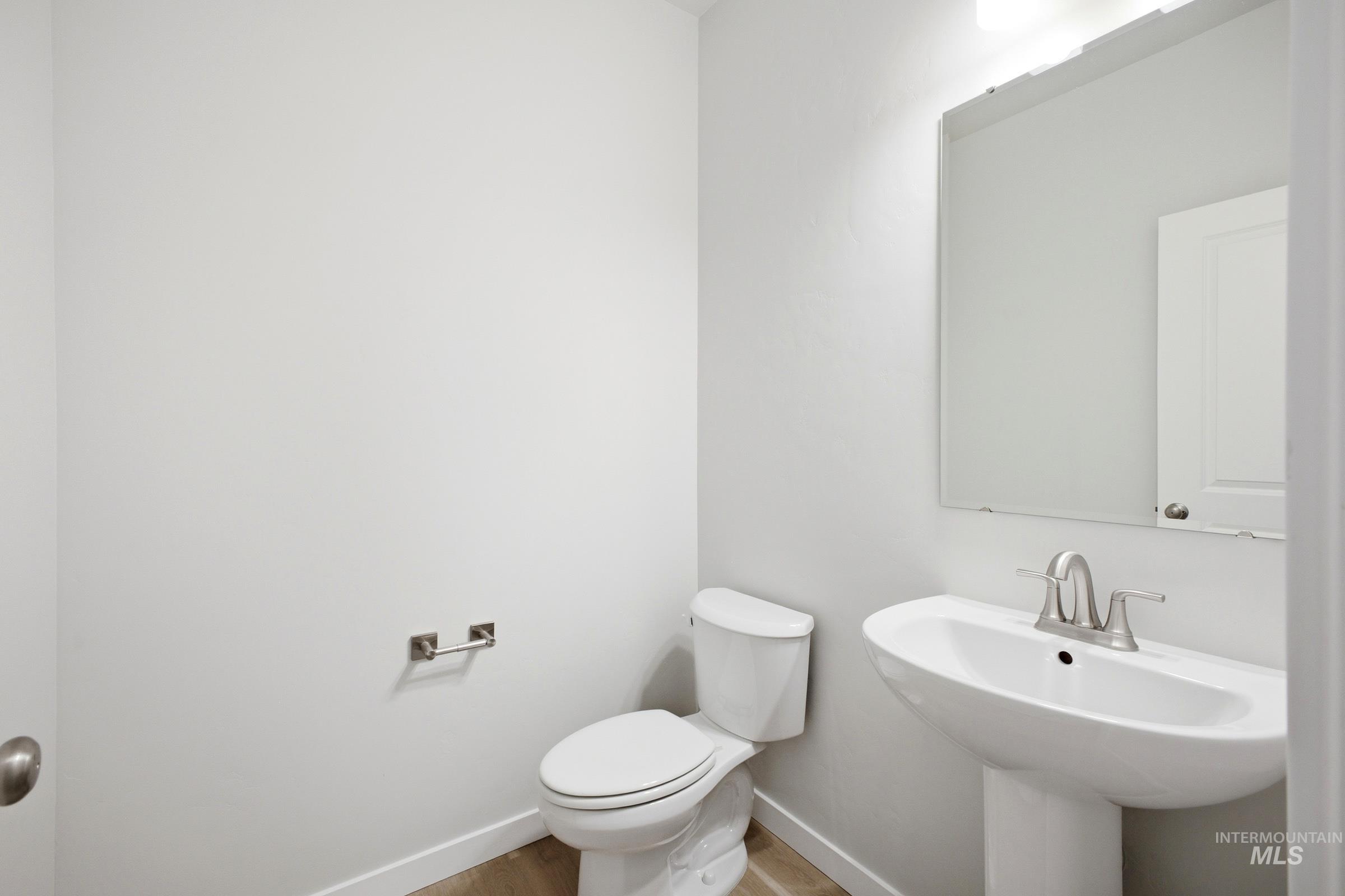 866 Sw Jayhawk St Property Photo 15