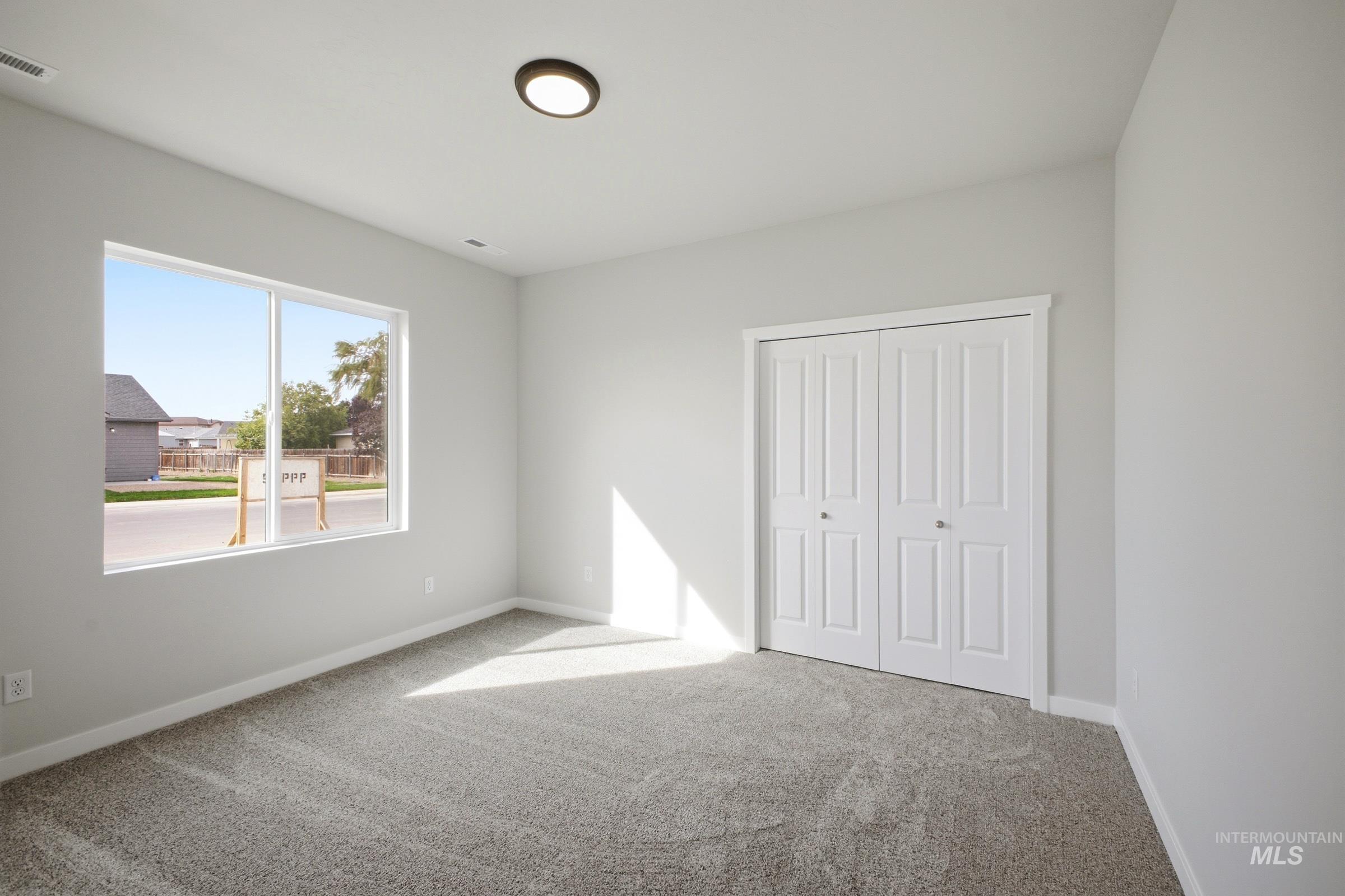 866 Sw Jayhawk St Property Photo 18
