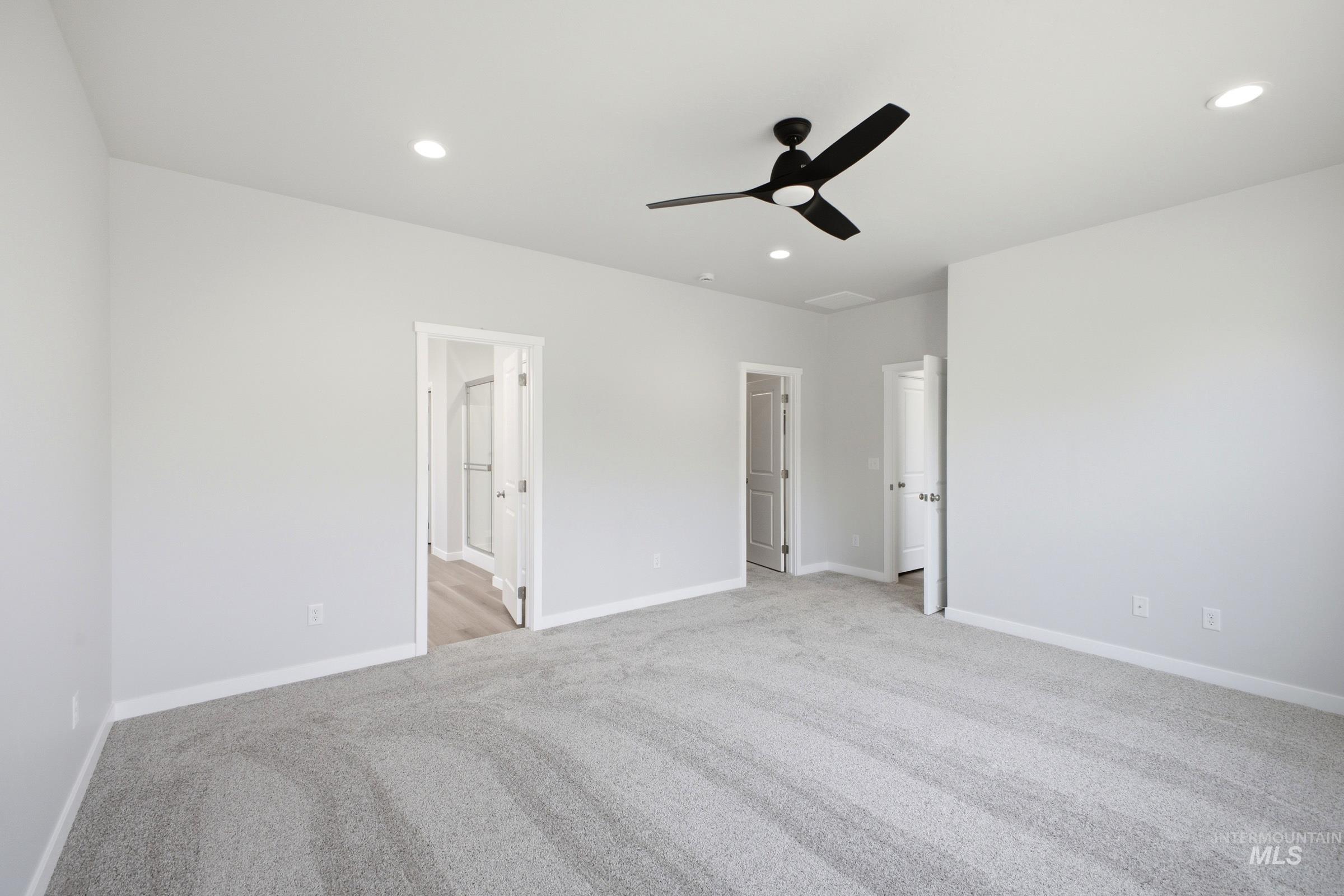 866 Sw Jayhawk St Property Photo 23