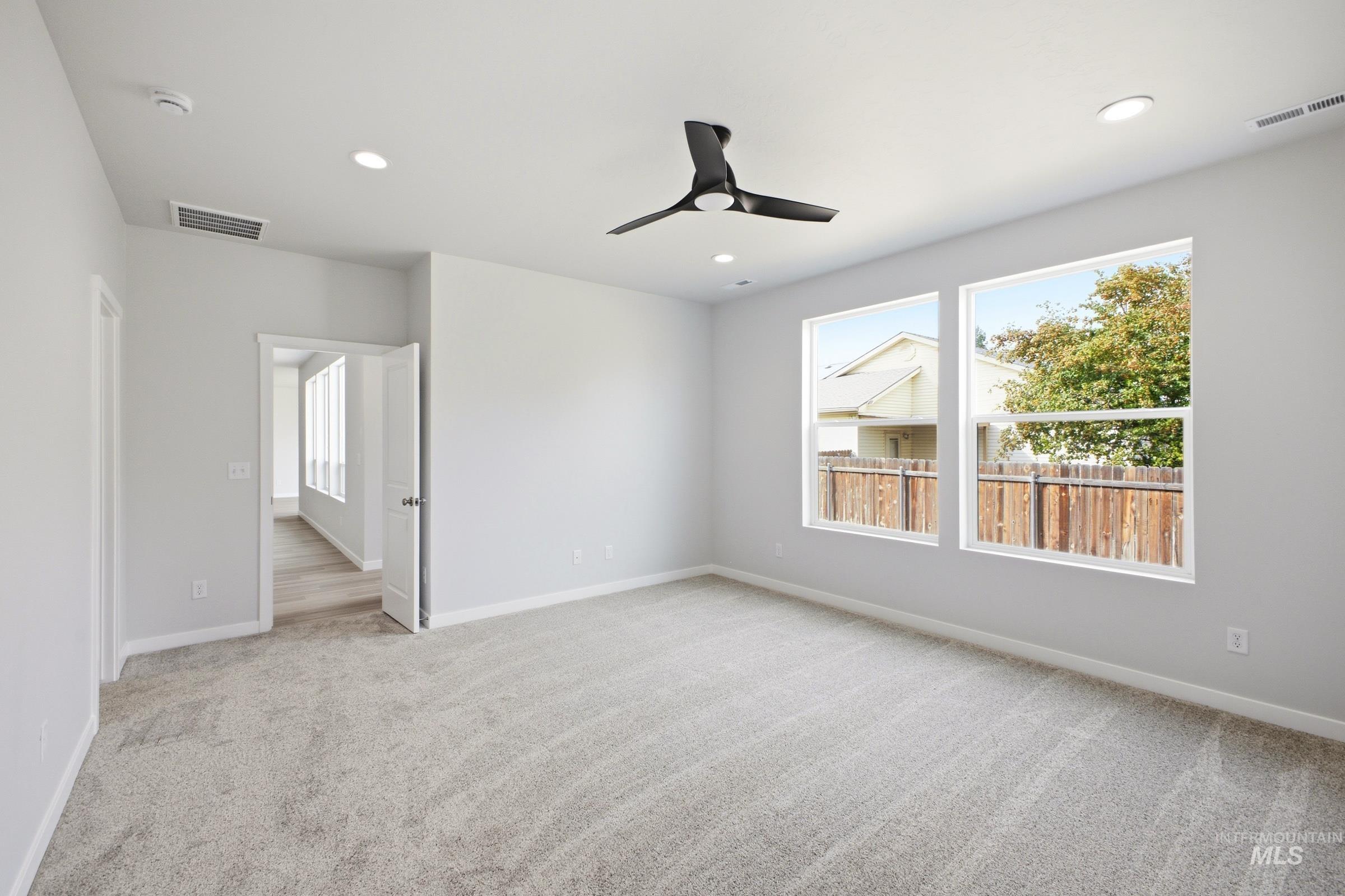 866 Sw Jayhawk St Property Photo 24