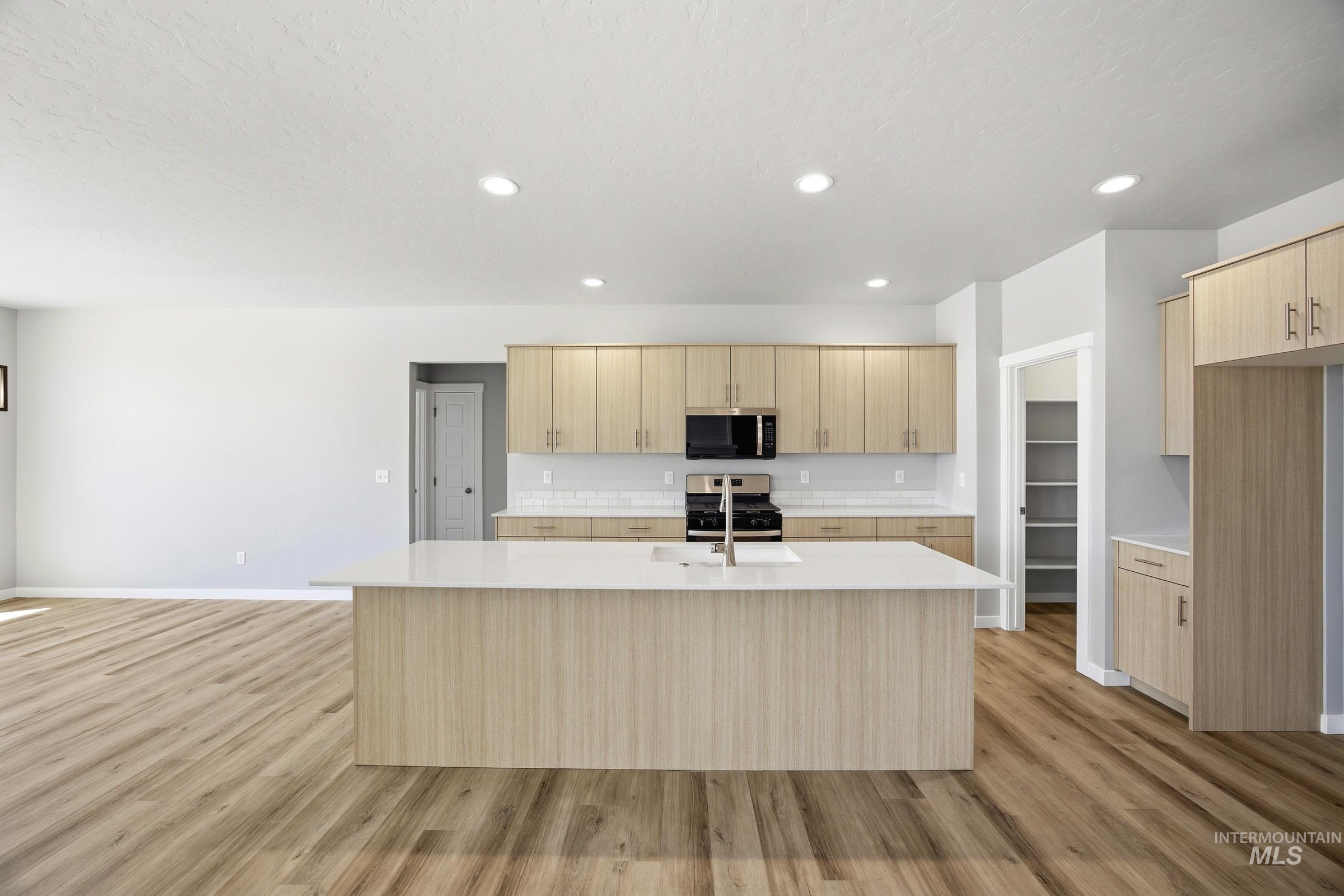 9428 W Cosmic St Property Photo 3