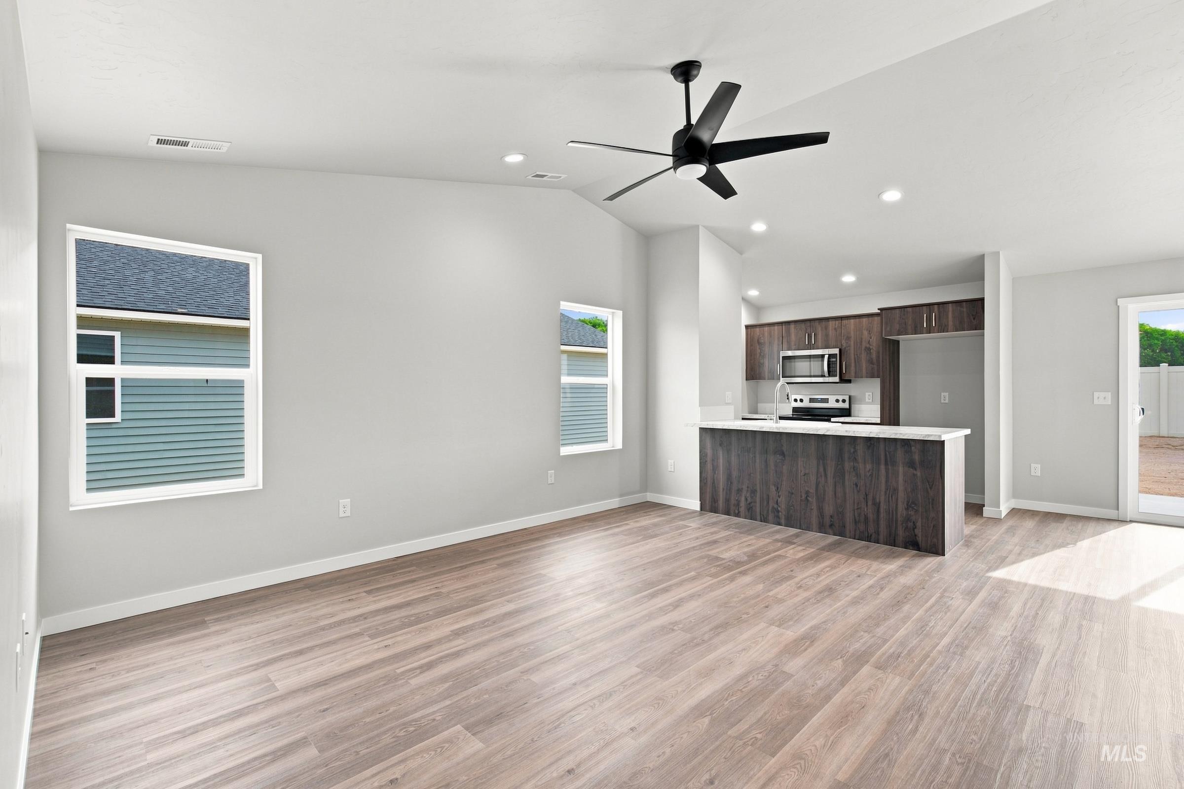 304 Benbrook Ave Property Photo 10