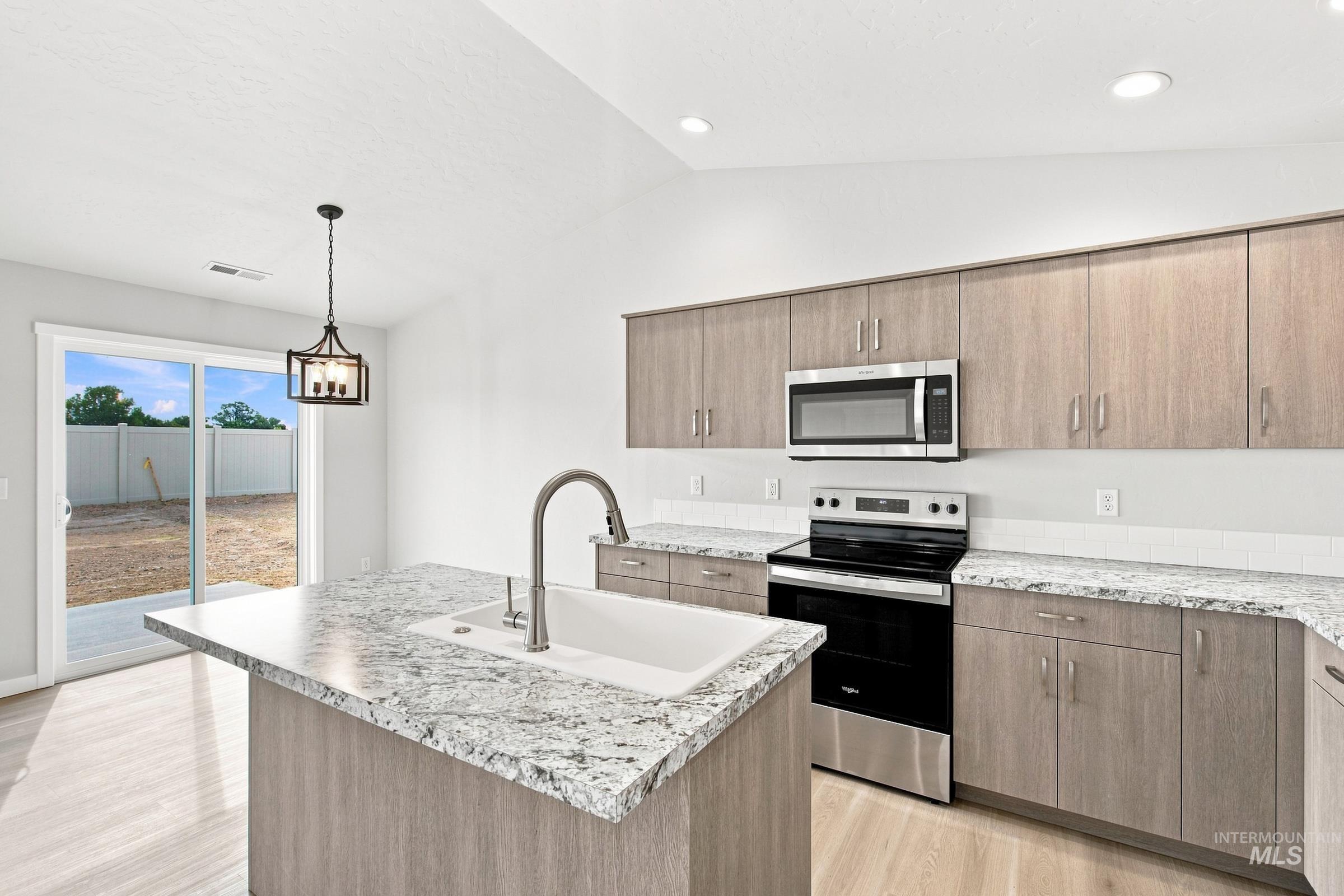 224 Benbrook Ave Property Photo 4