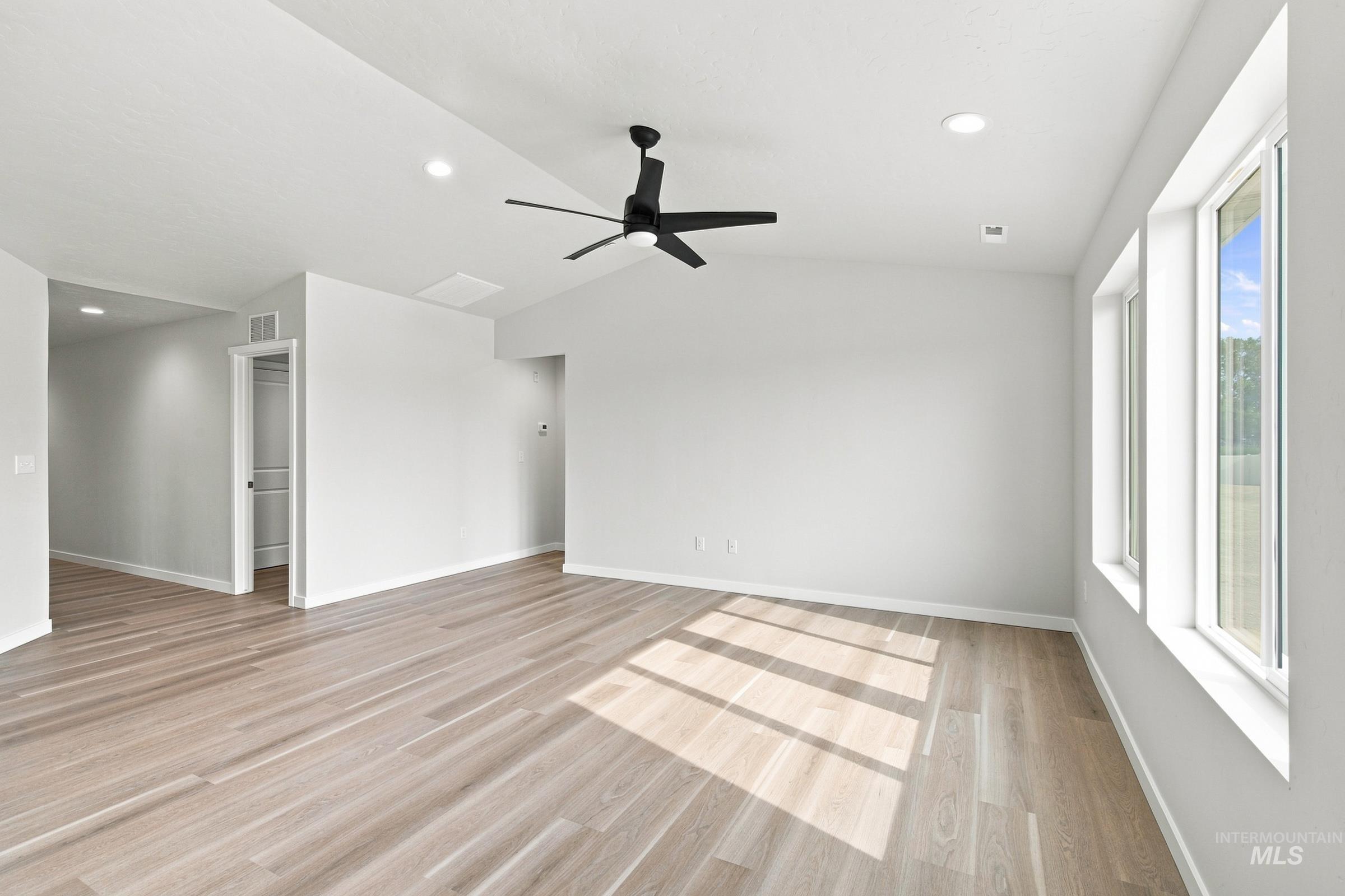 224 Benbrook Ave Property Photo 7
