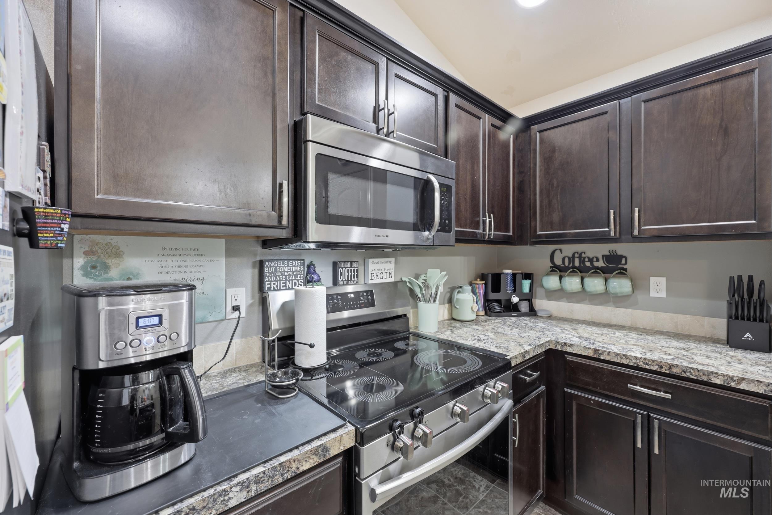 6816 S Mistyglen Property Photo 12