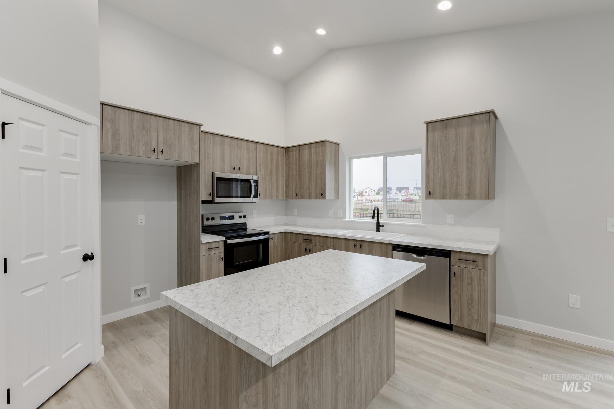 3193 W Animas Creek Dr Property Photo 3