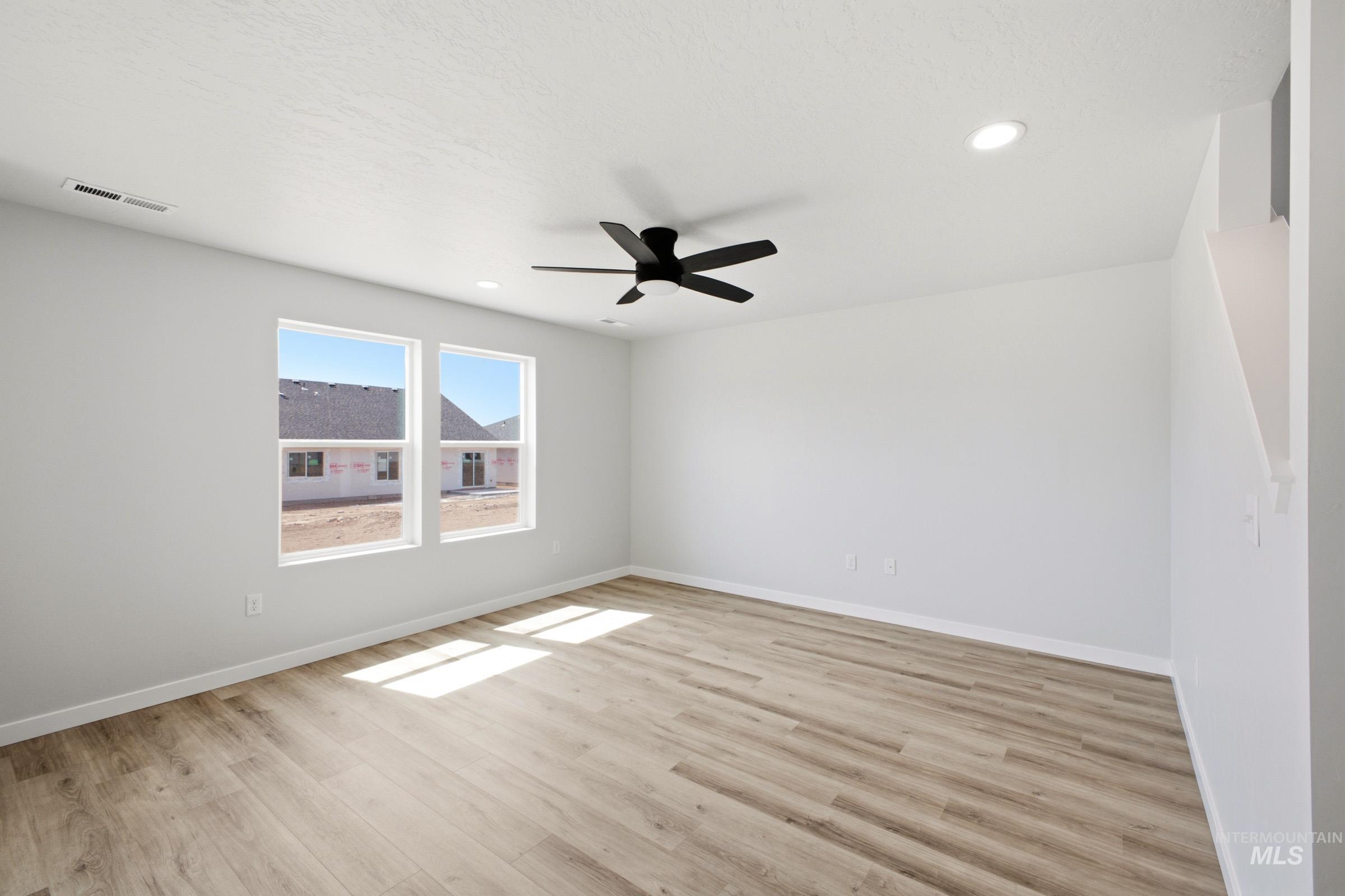 2367 W Red Jasper Dr Property Photo 8