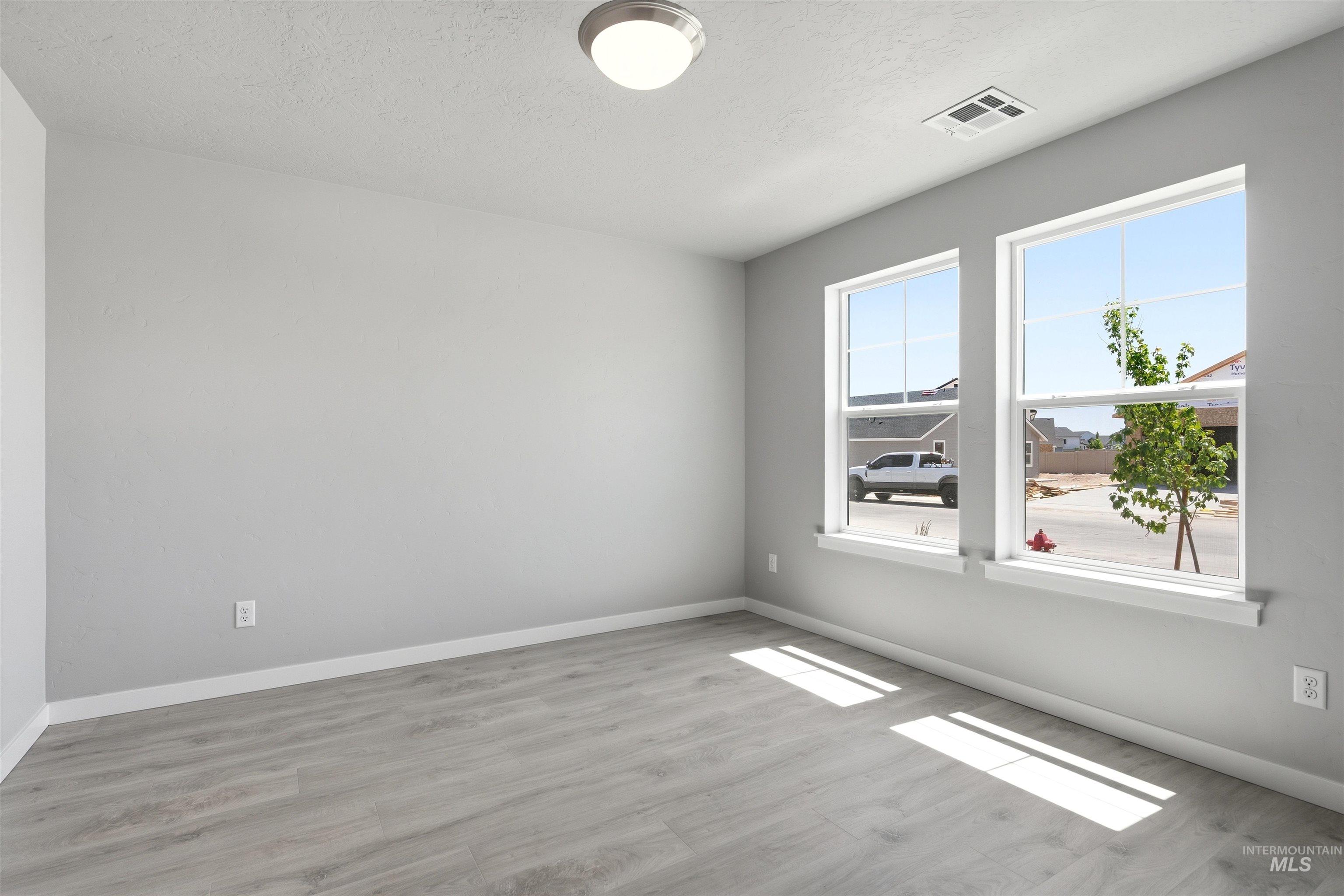 1532 Longford St Property Photo 20