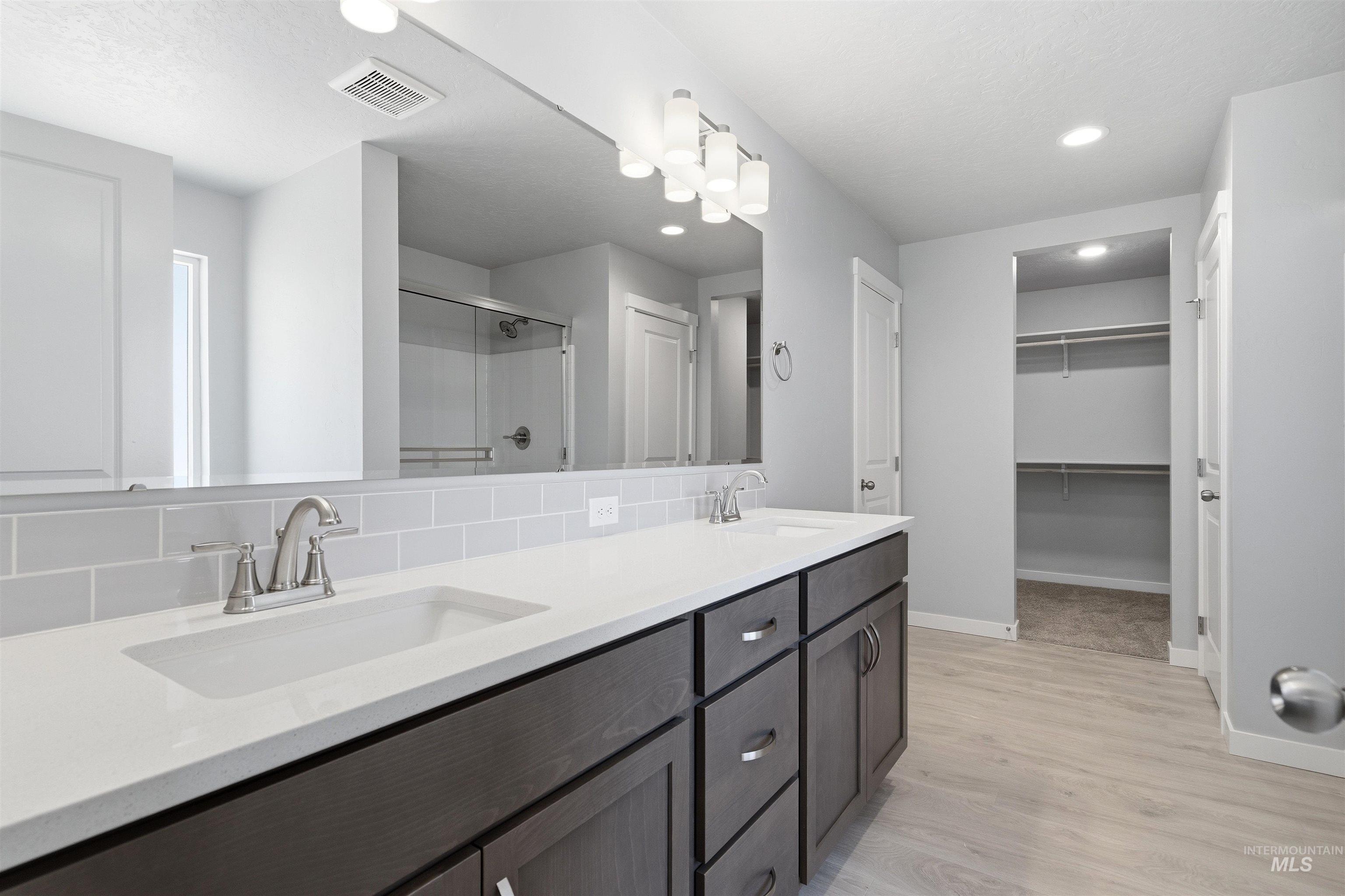 1532 Longford St Property Photo 25