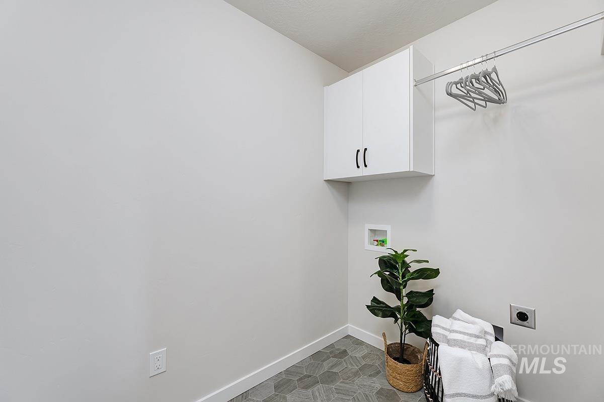 1652 E Hadler St. Property Photo 14
