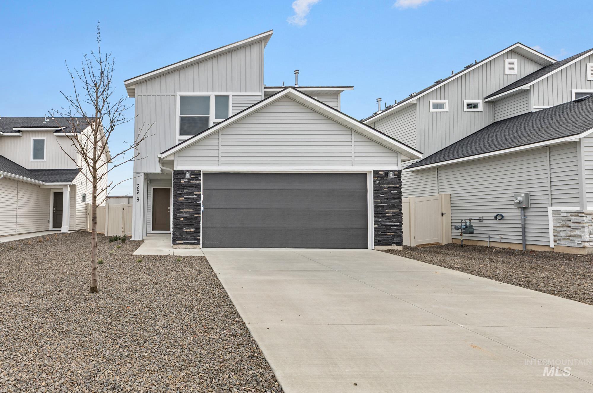 2375 W Fallon Lp Property Photo 1