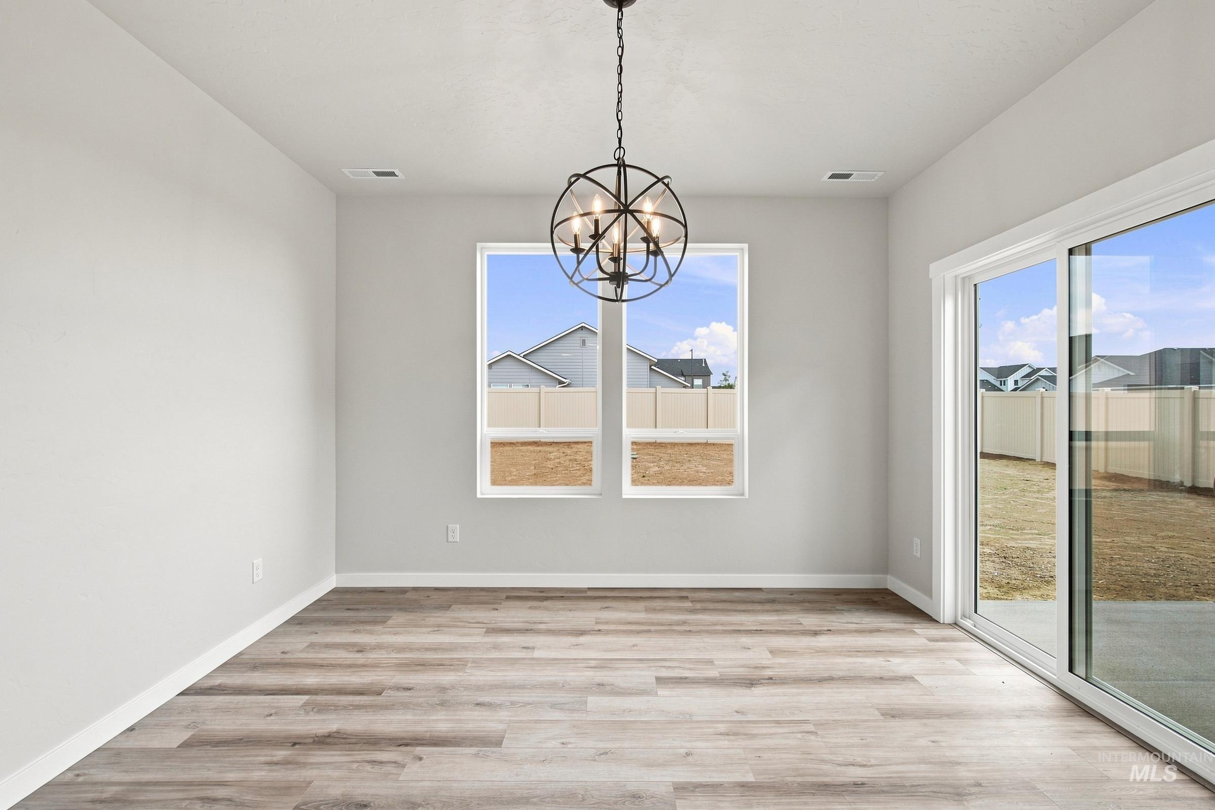 5127 S Edgecomb Way Property Photo 6