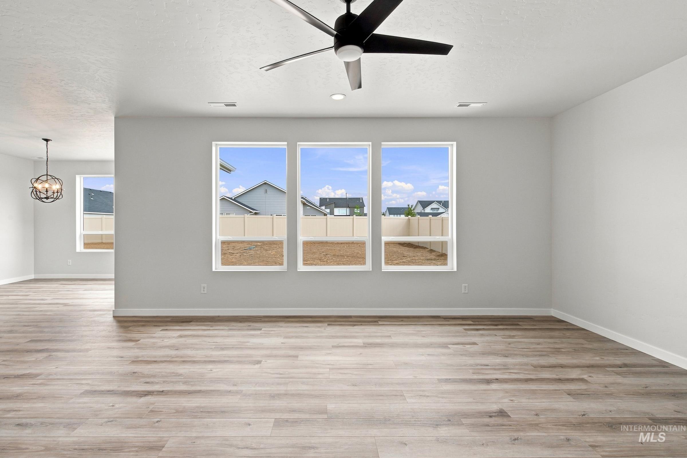 5127 S Edgecomb Way Property Photo 8