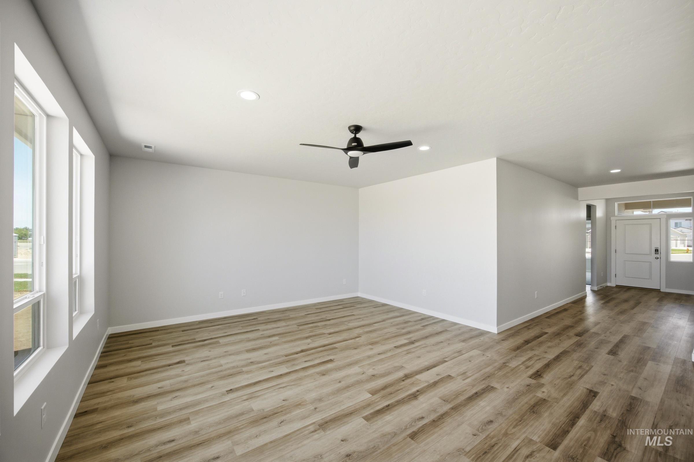 5127 S Edgecomb Way Property Photo 9