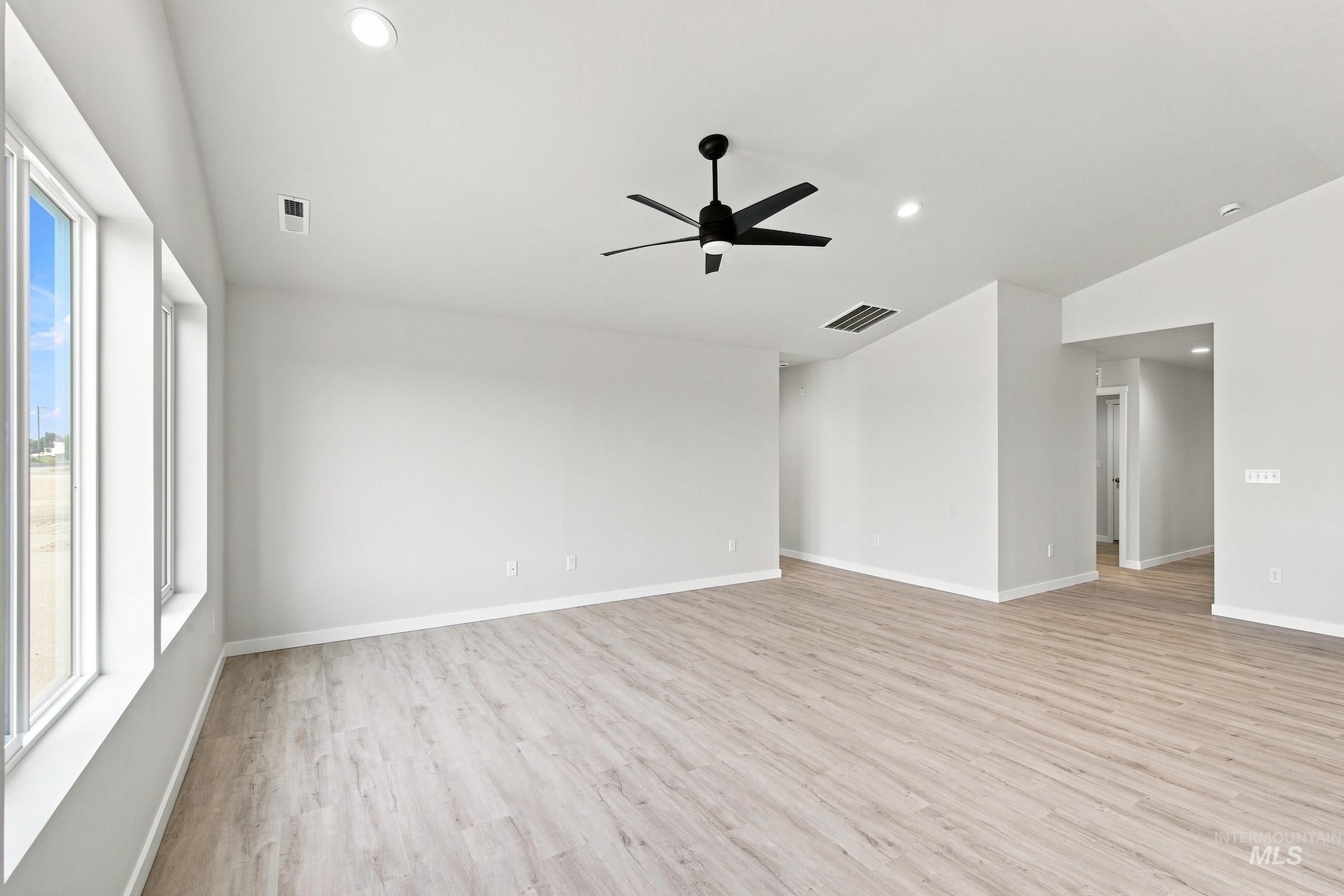 3723 E White Plains St Property Photo 7