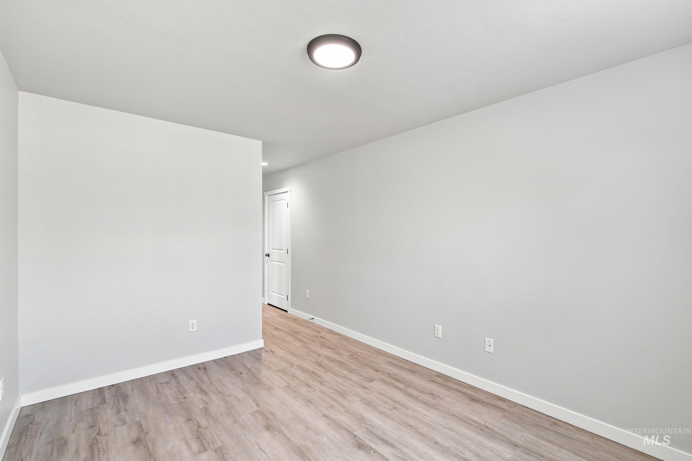 3723 E White Plains St Property Photo 18