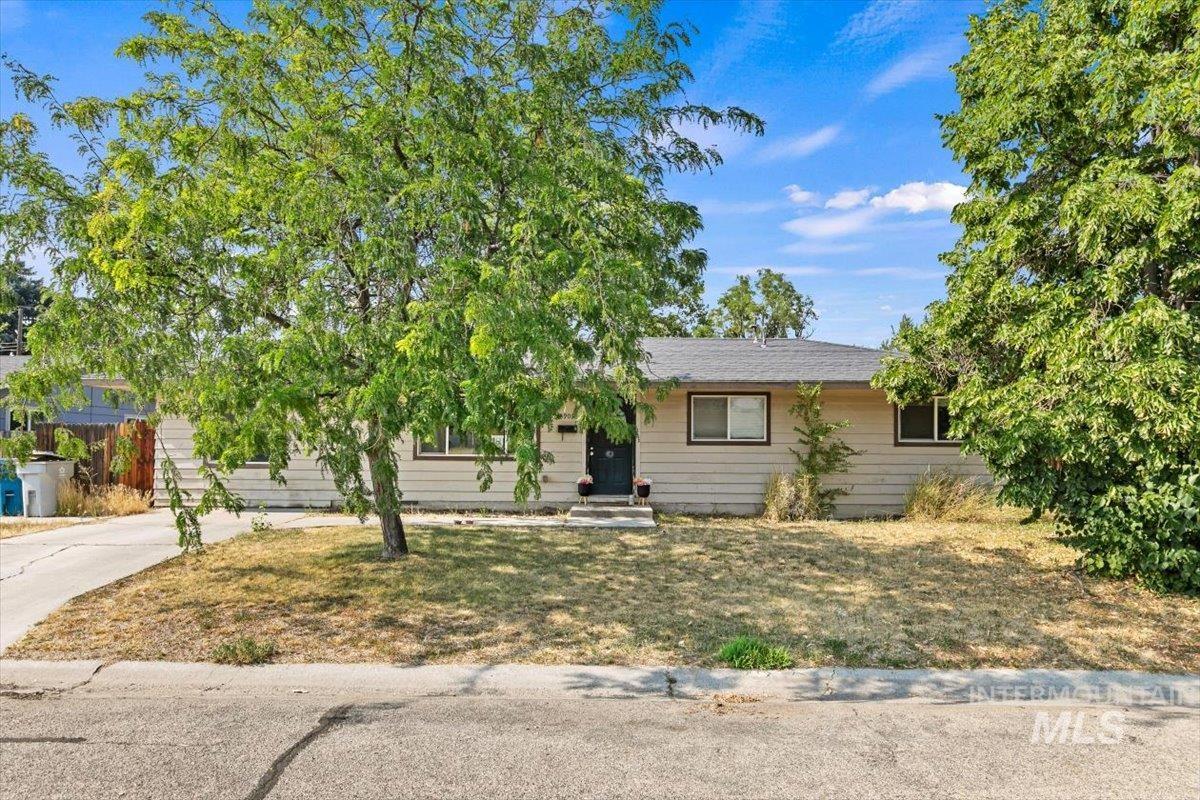 3902 W St Andrews Property Photo 1
