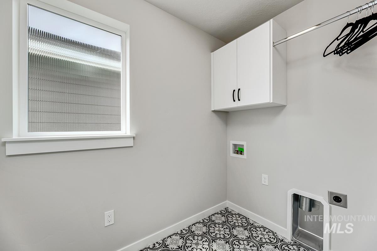 1695 E Hadler St. Property Photo 15