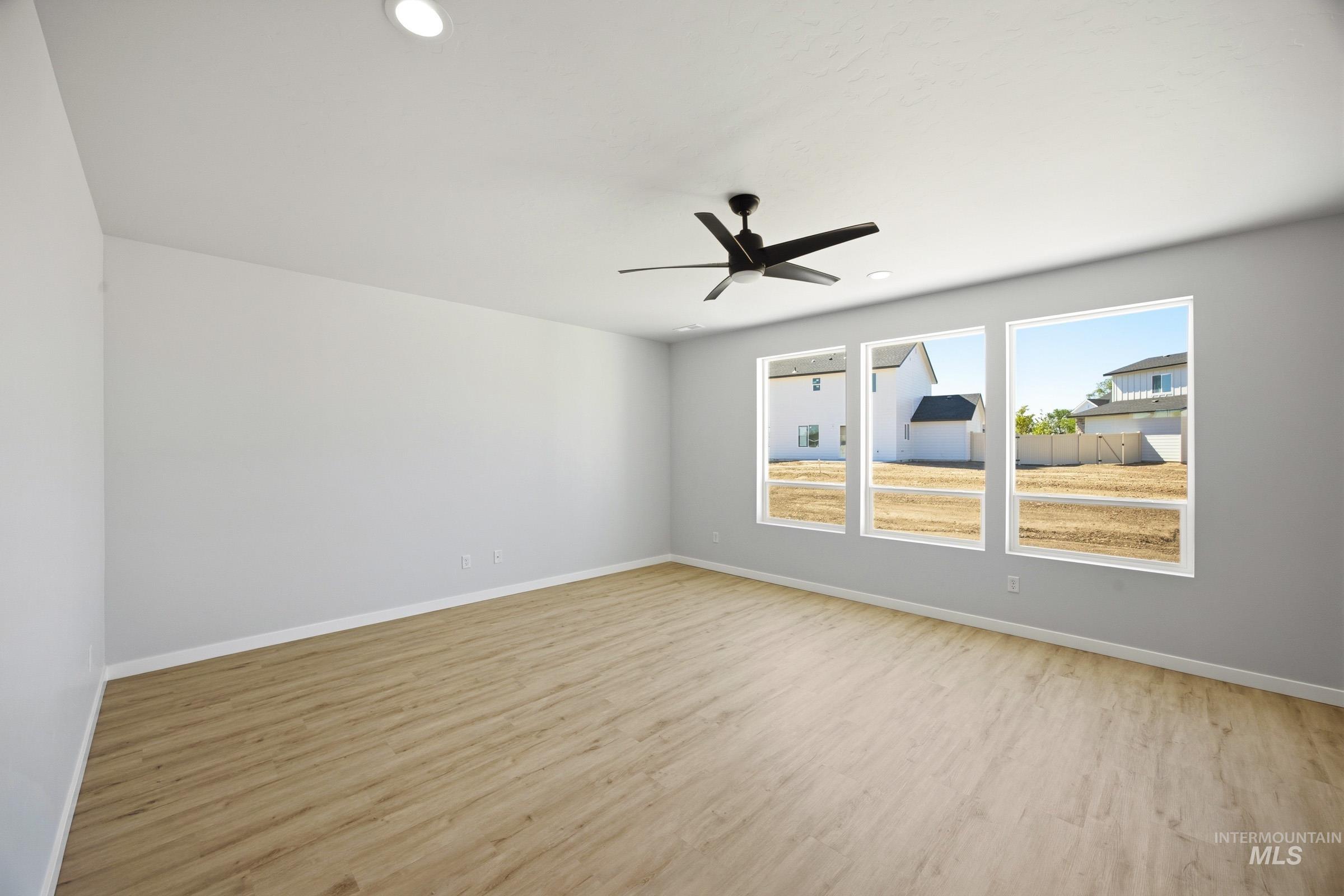 4595 S Amsterdam Ave Property Photo 7