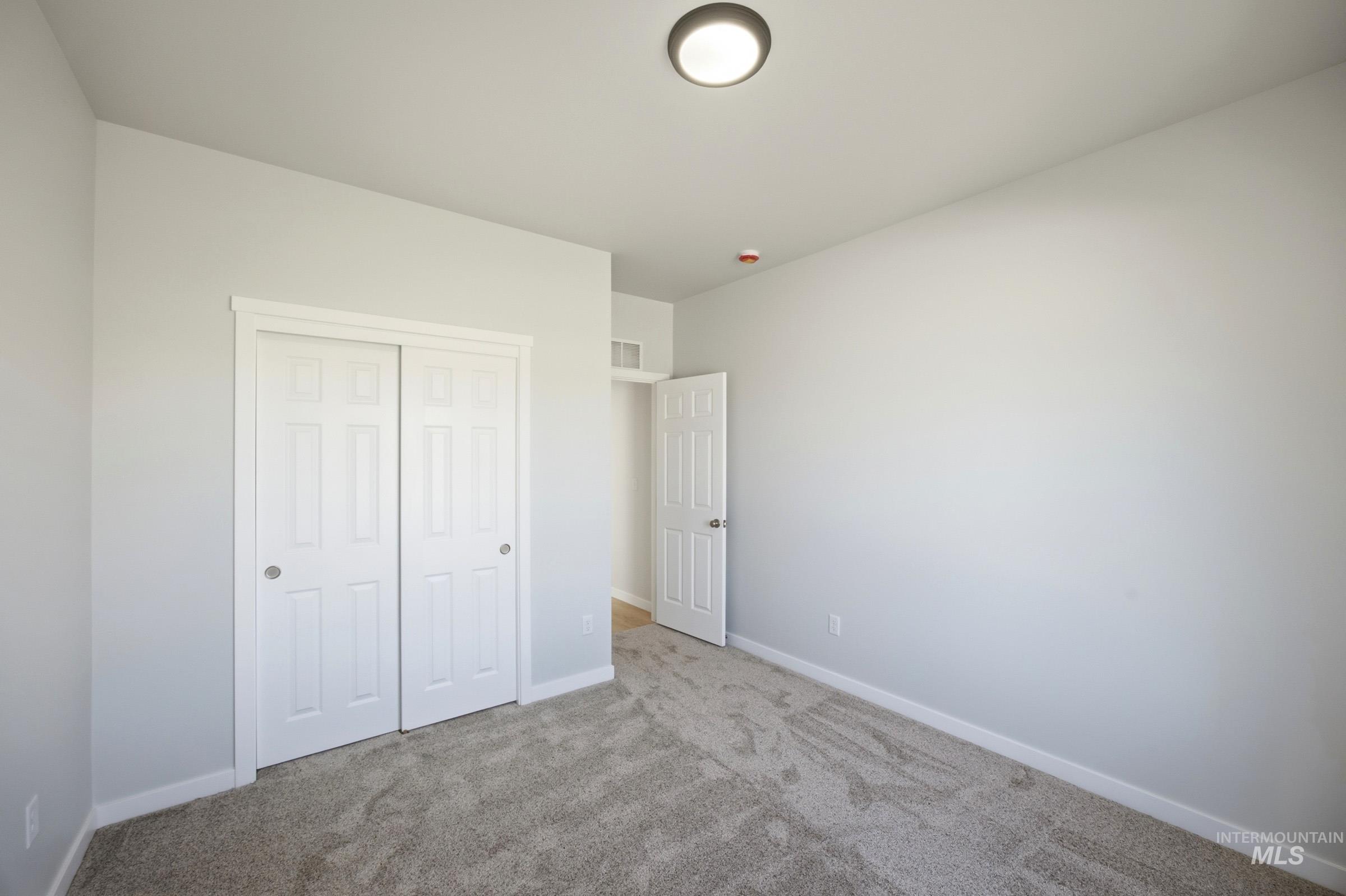 4595 S Amsterdam Ave Property Photo 14