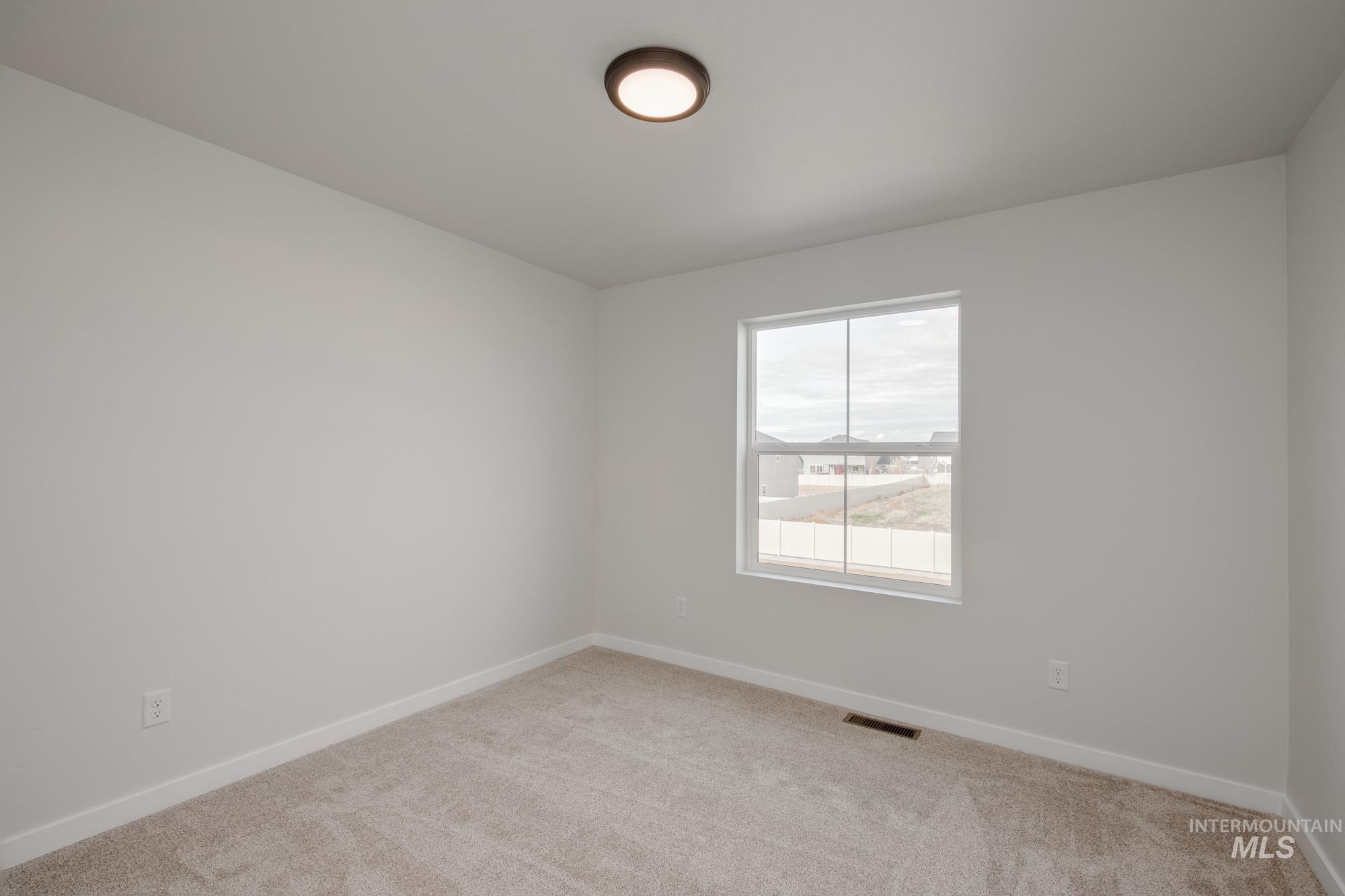 15382 Albatross Ave Property Photo 15