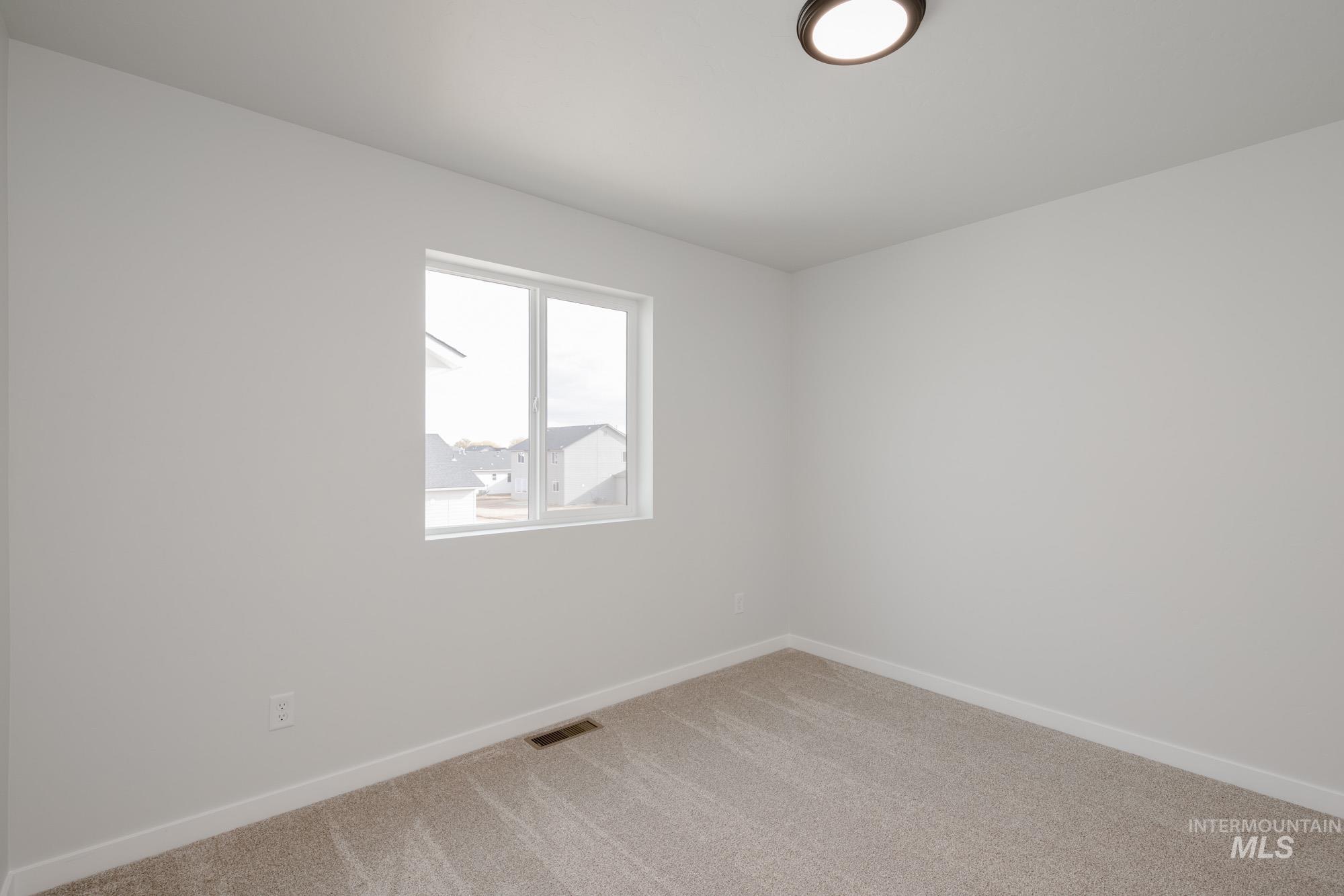 15382 Albatross Ave Property Photo 20