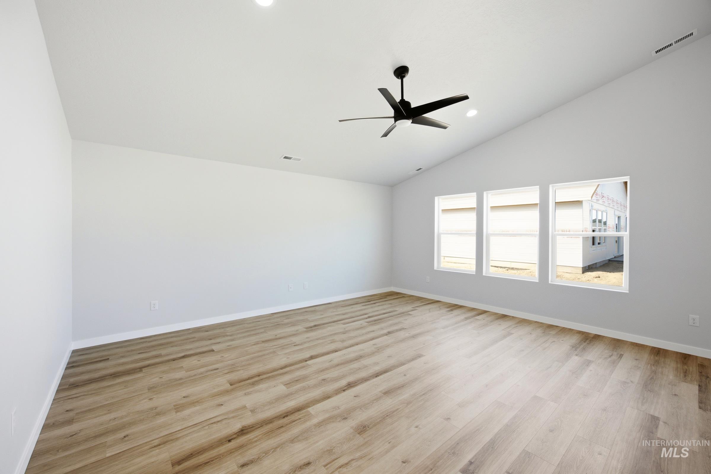 15273 Patriot Ave Property Photo 7