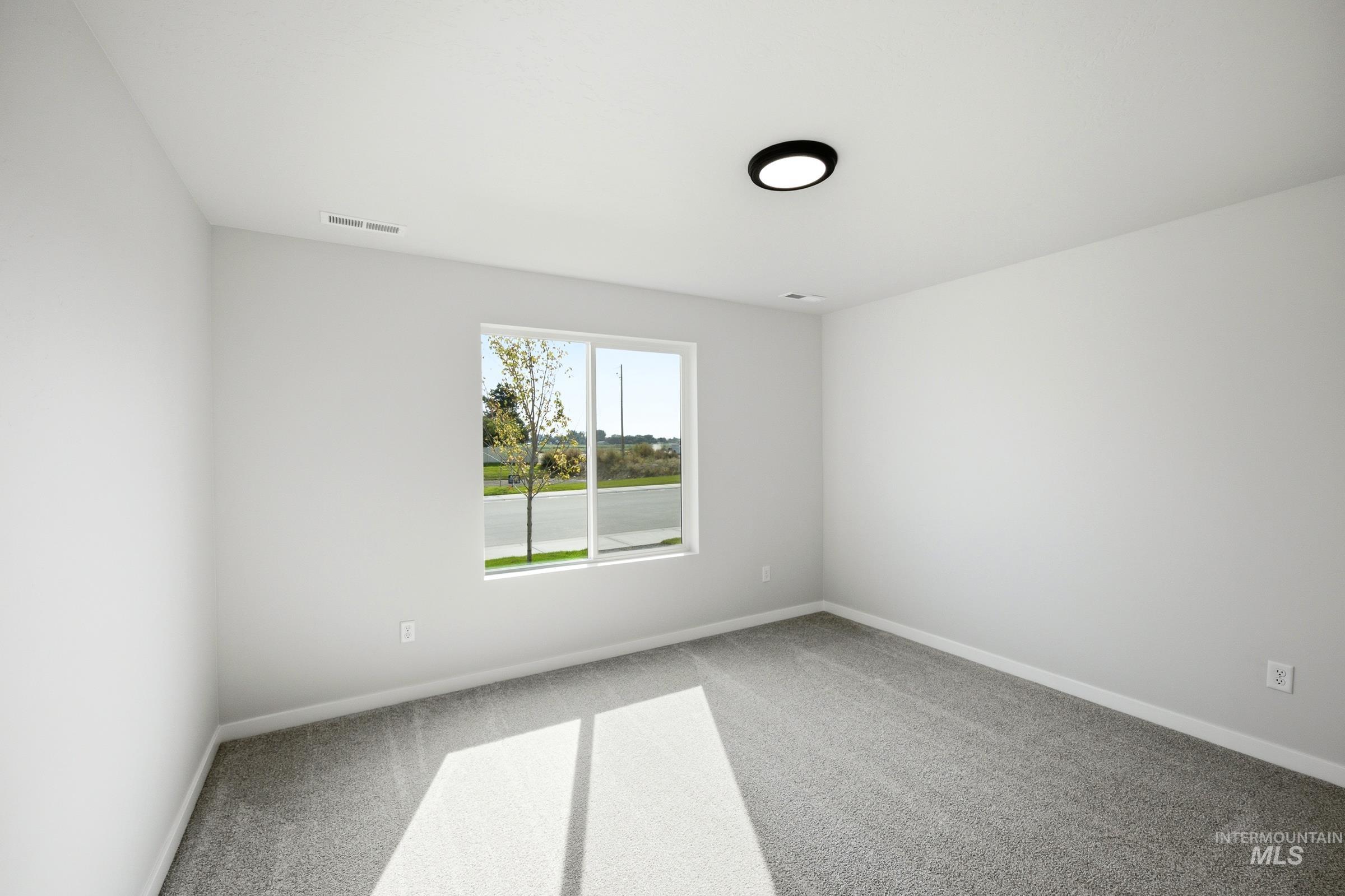 15273 Patriot Ave Property Photo 10