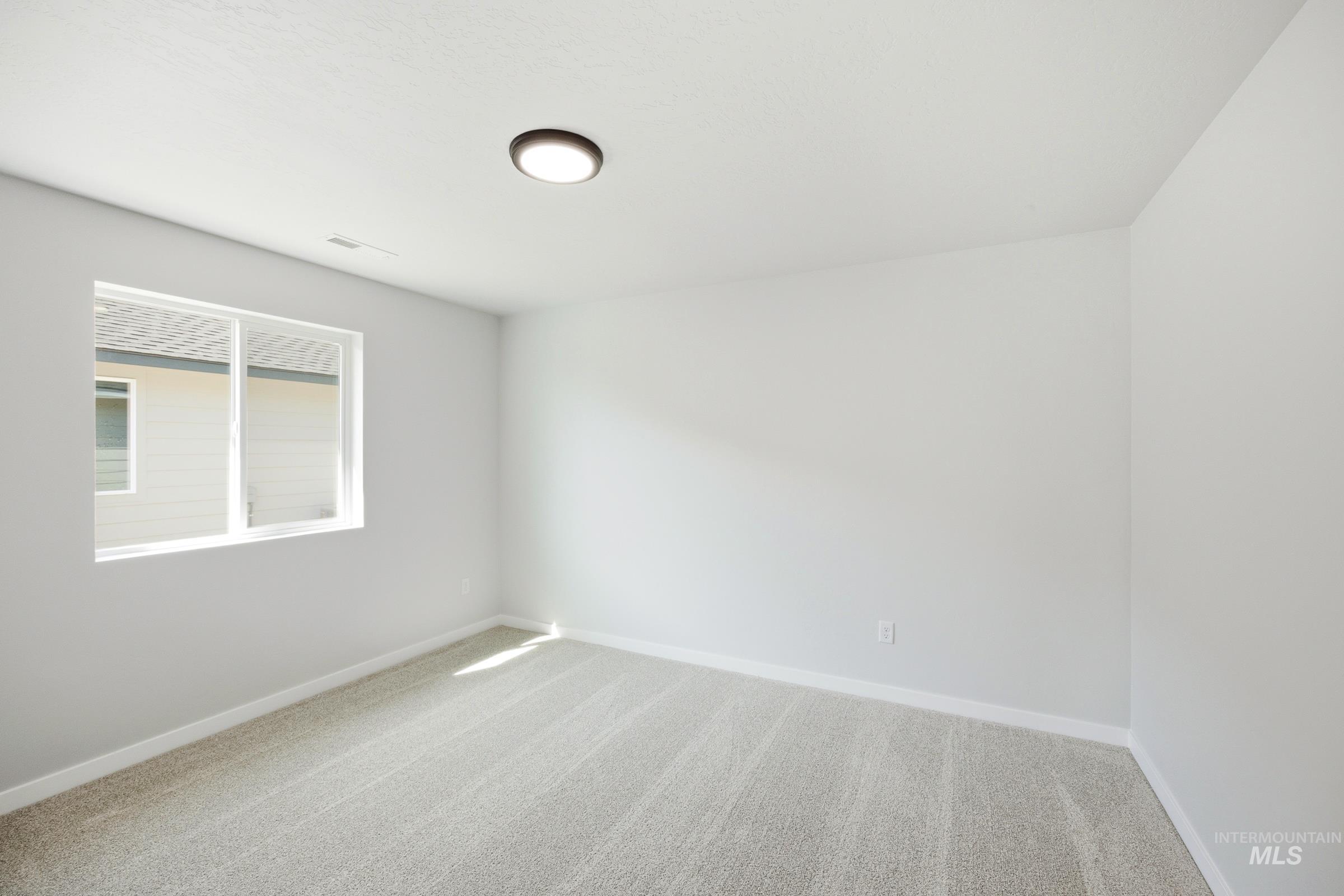 15273 Patriot Ave Property Photo 13