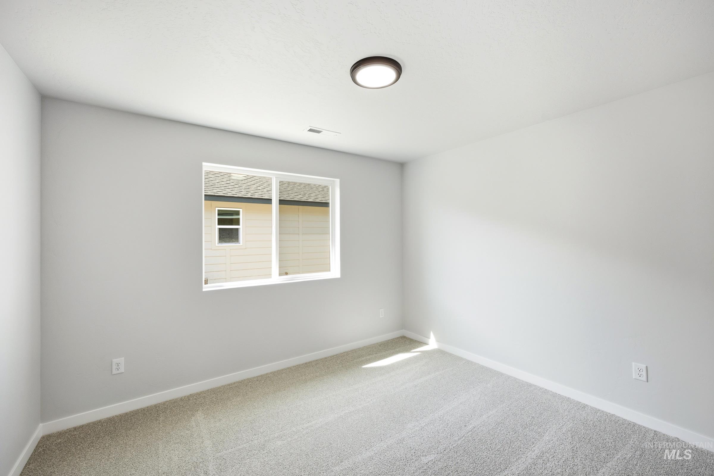 15273 Patriot Ave Property Photo 15