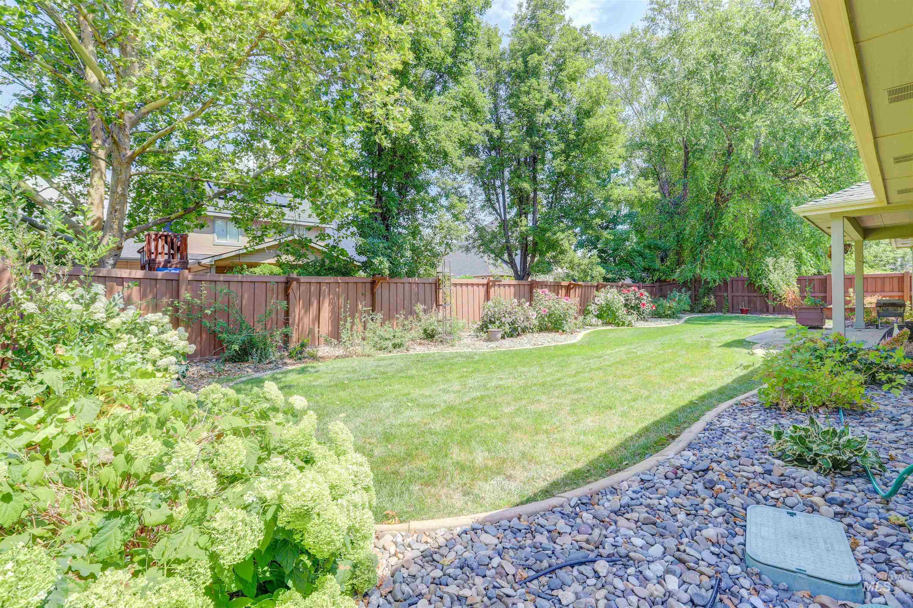 974 E Switchback Dr Property Photo 26