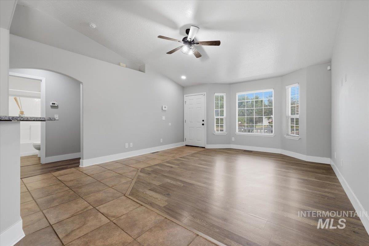 3415 E Sherman Property Photo 4