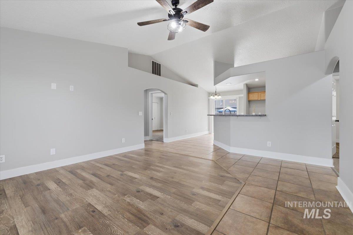 3415 E Sherman Property Photo 5