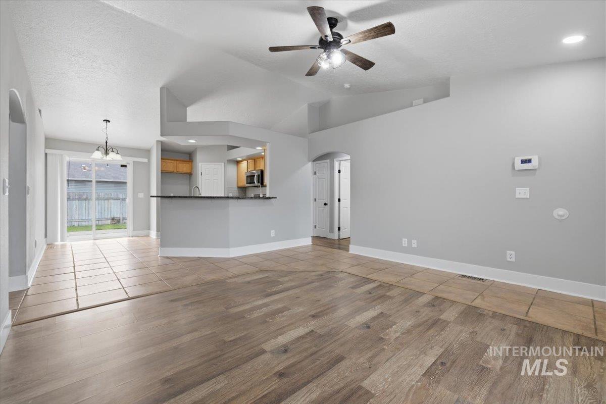 3415 E Sherman Property Photo 6