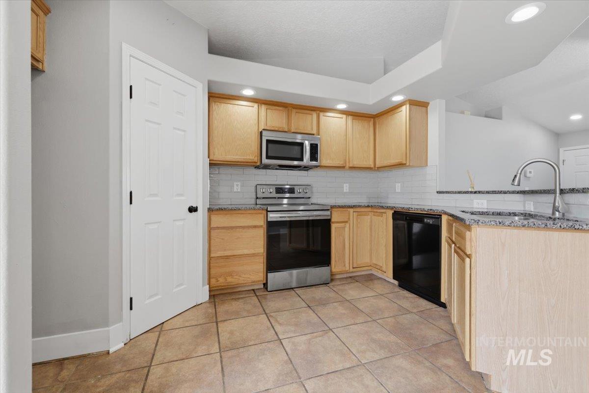 3415 E Sherman Property Photo 10