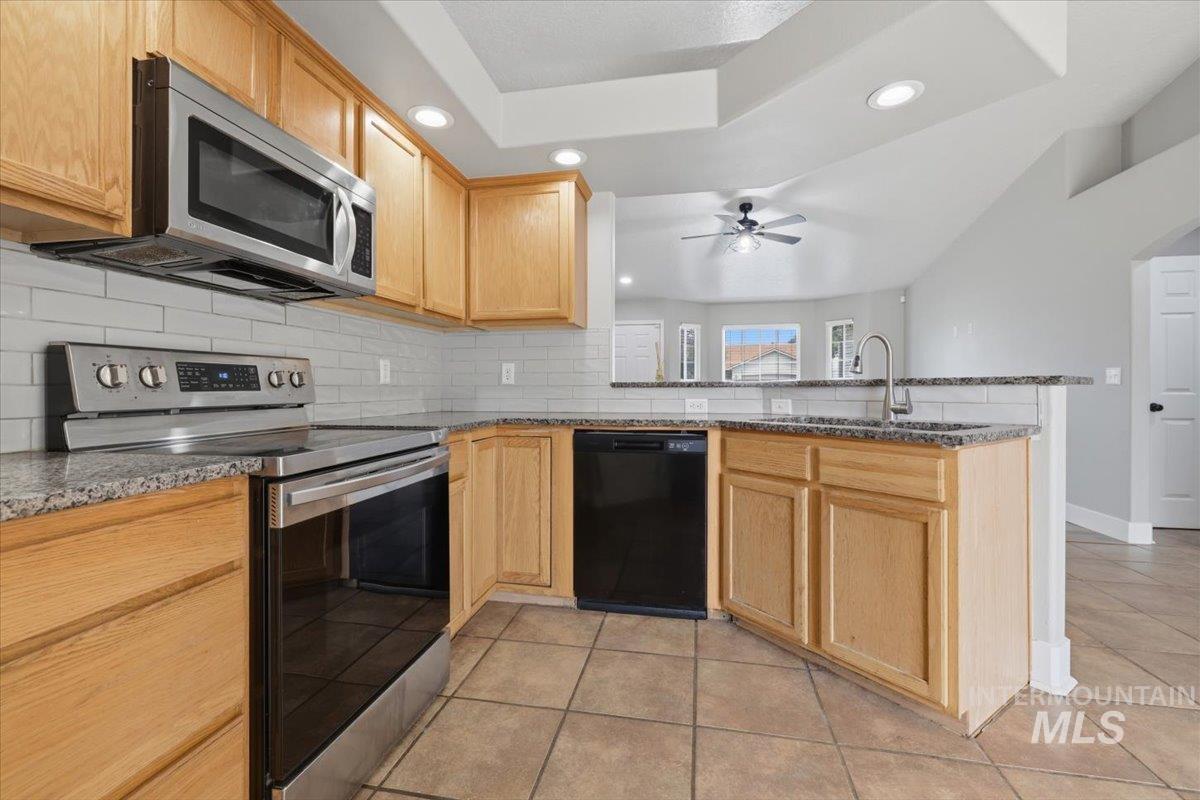 3415 E Sherman Property Photo 11