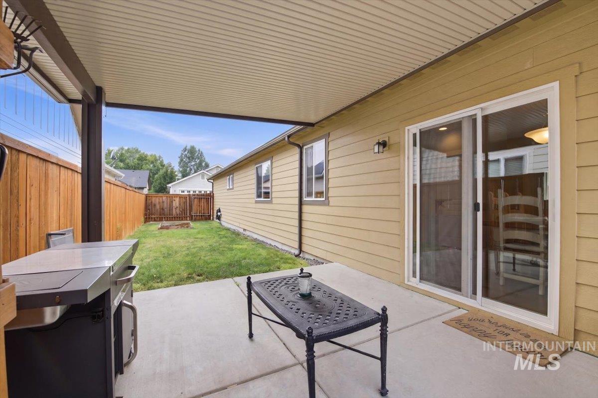 7587 N Froman Ave Property Photo 20