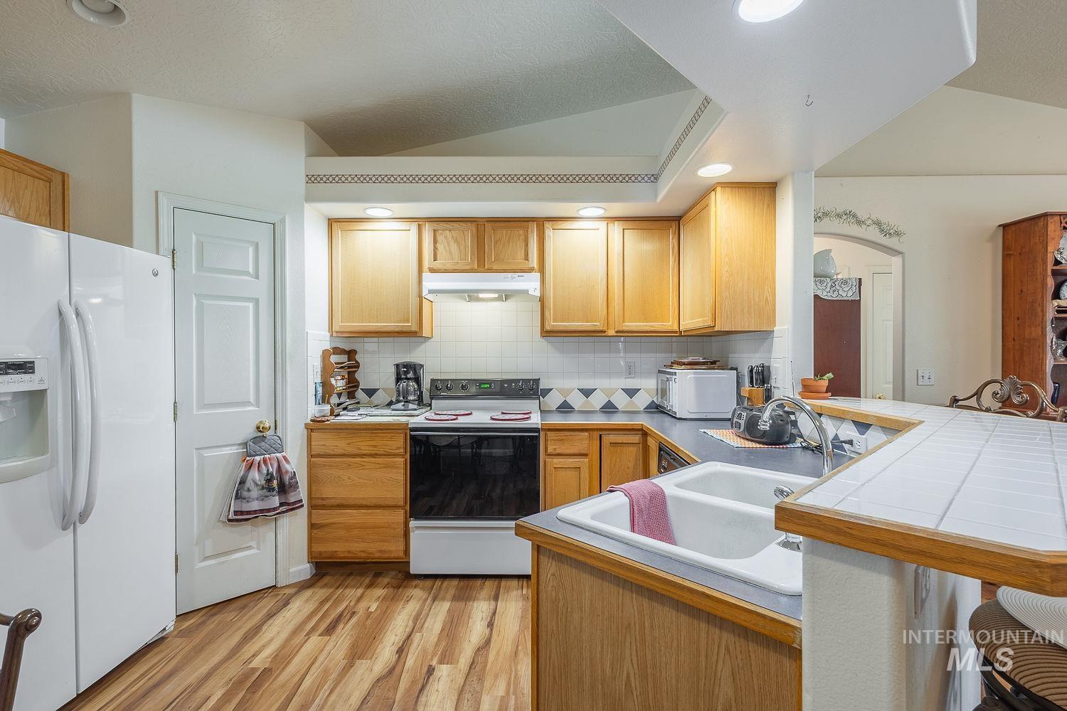 1507 S Willow Creek Property Photo 12