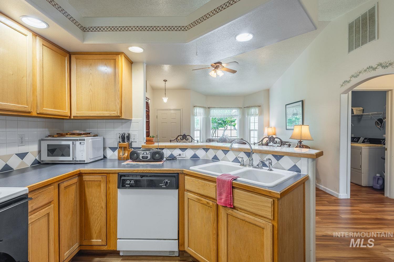 1507 S Willow Creek Property Photo 14