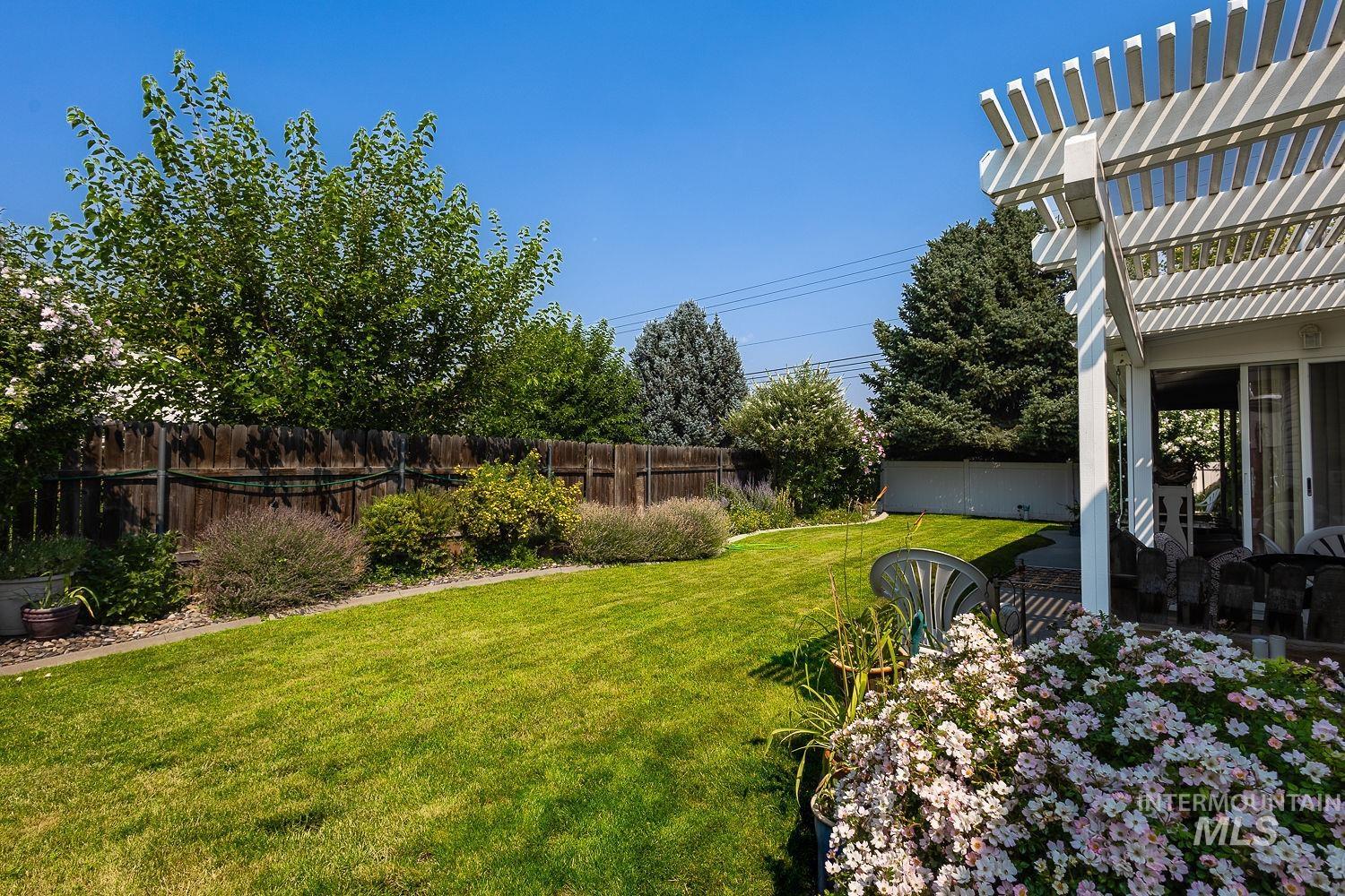 1507 S Willow Creek Property Photo 37