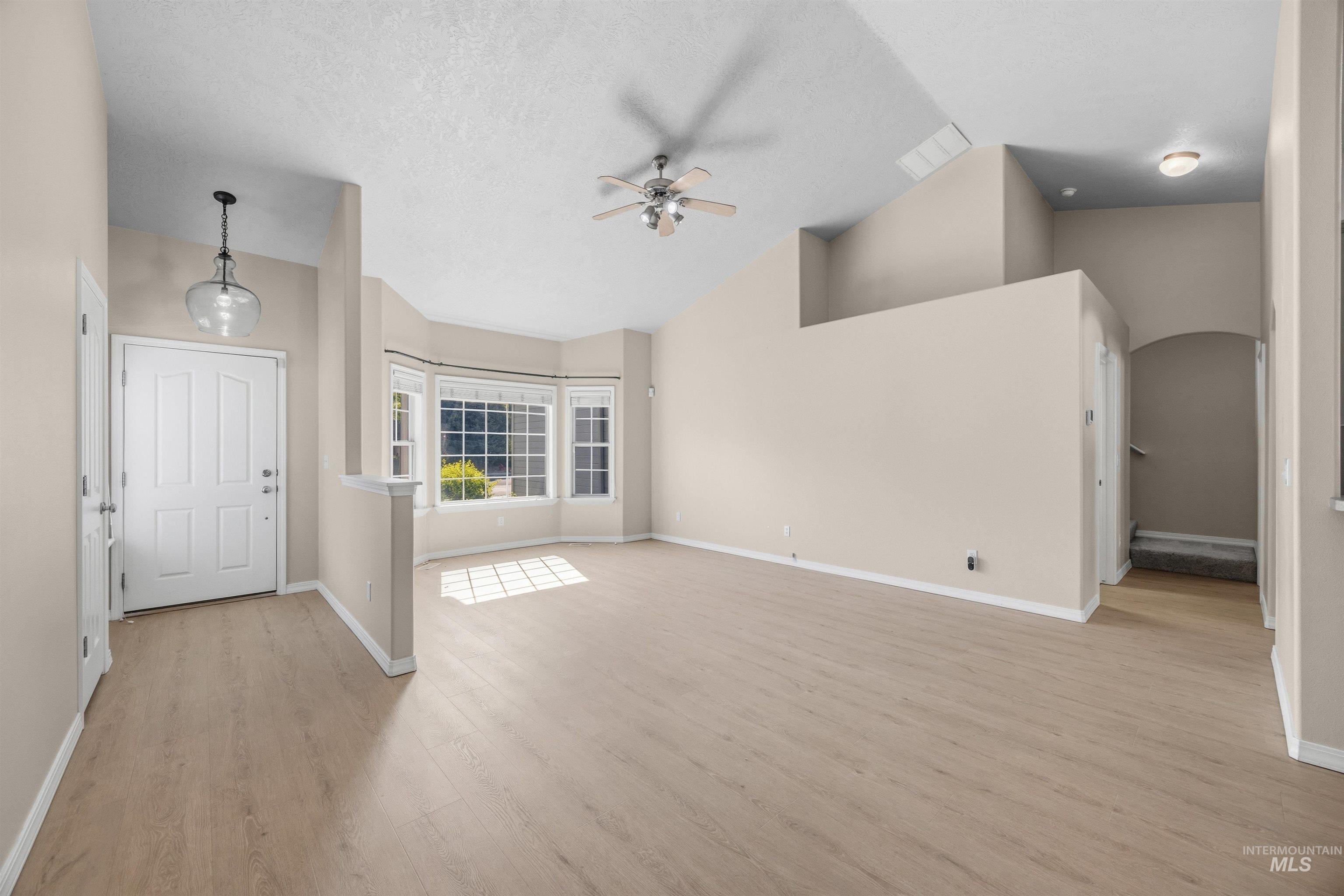 2129 N Cool Springs Ave Property Photo 9